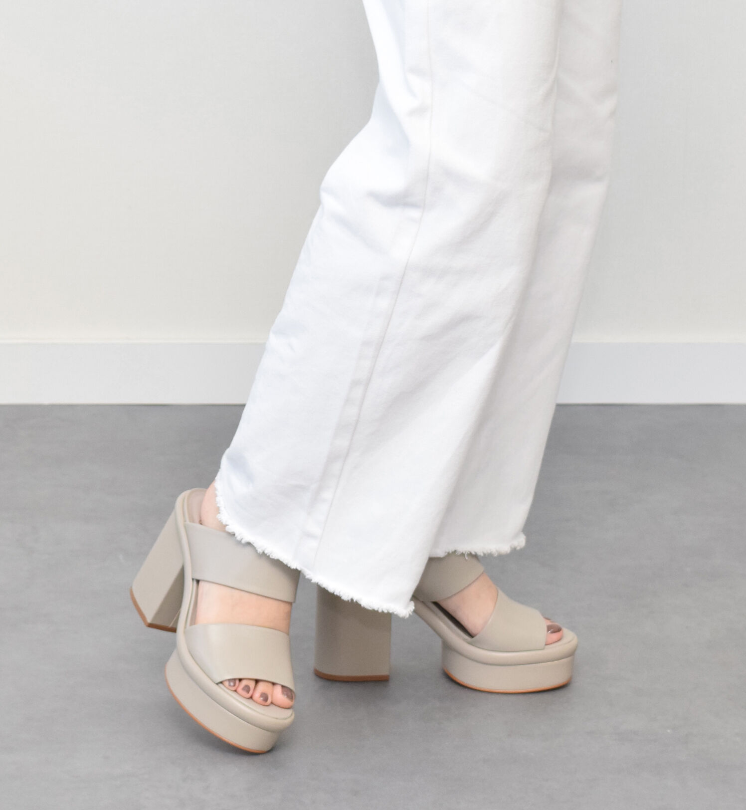 IMPORT SELECT「【CARRANO】厚底チャンキーヒールミュールサンダル」|サンダル|GY