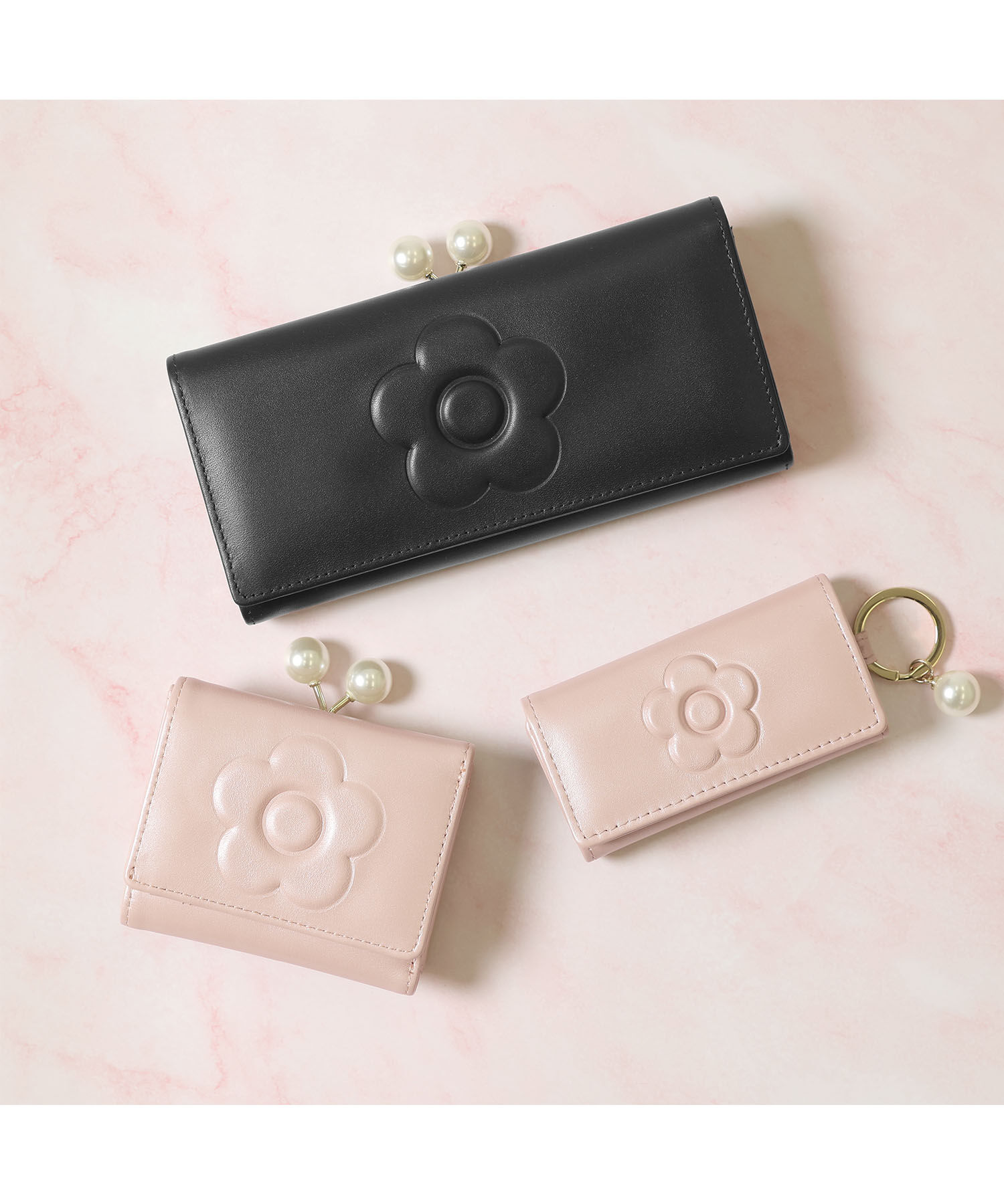 MARY QUANT「エンボスデイジーパール パース」|財布|