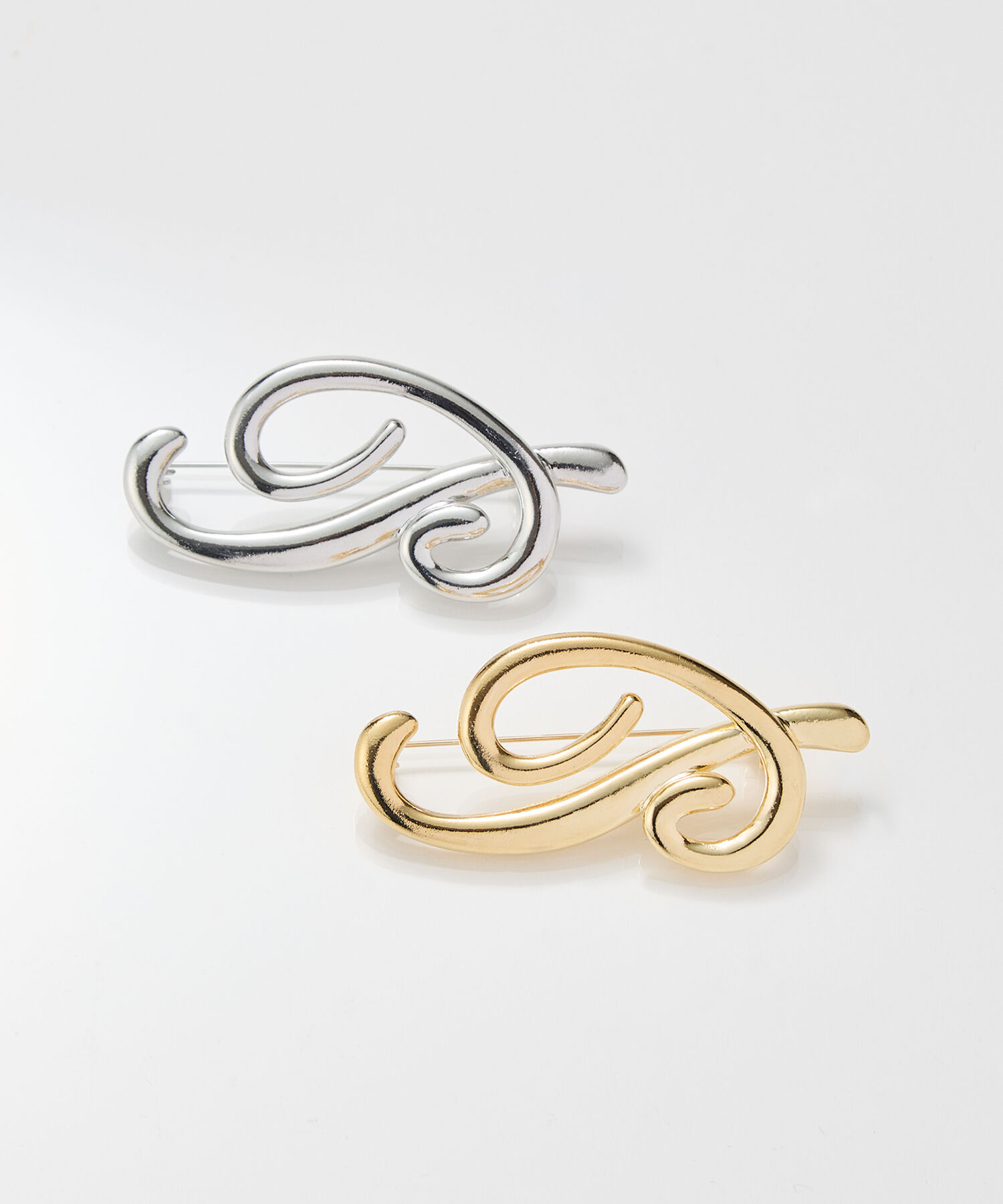 Phoebe「ニュアンスメタルブローチ　シルバー」|ブローチ・コサージュ|