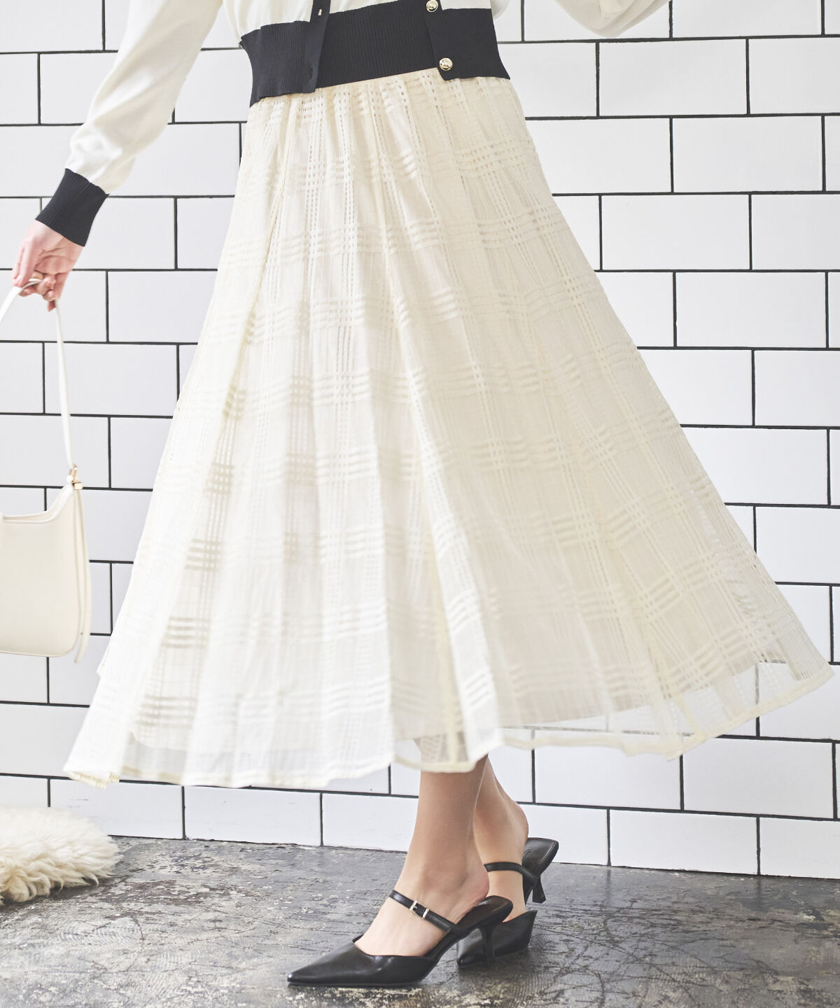 アンドクチュール「ウエストリブメッシュチェックロングスカート」|フレア|