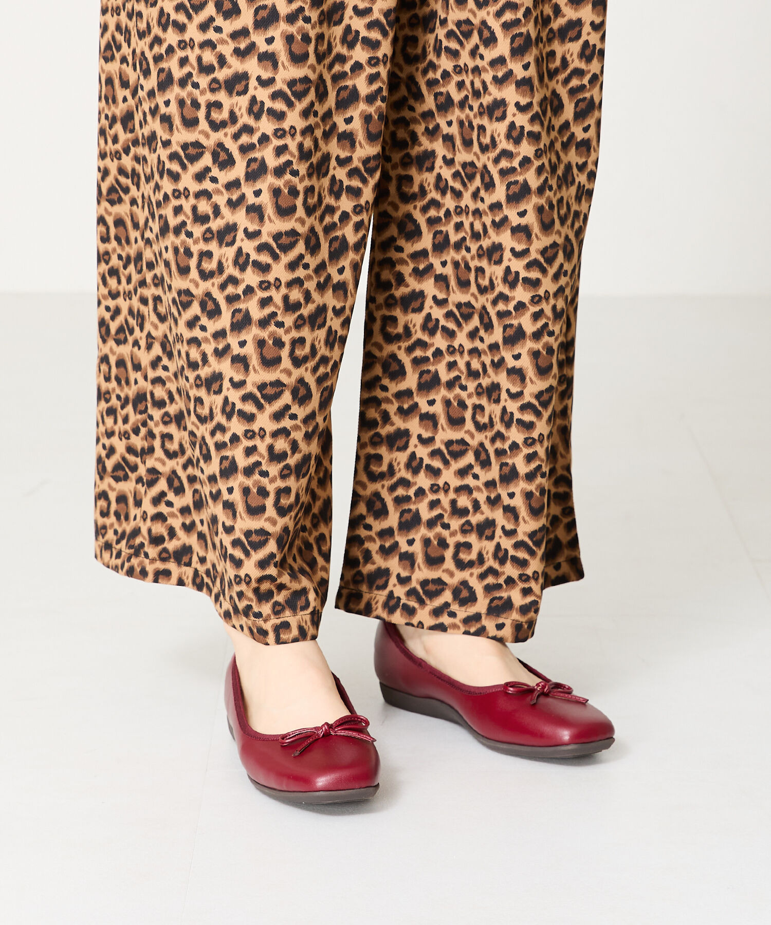 ORiental TRaffic「【WEB限定】 スクエアトゥ バレエシューズ /R-4009 フラット 軽い  厚手クッション」|パンプス|