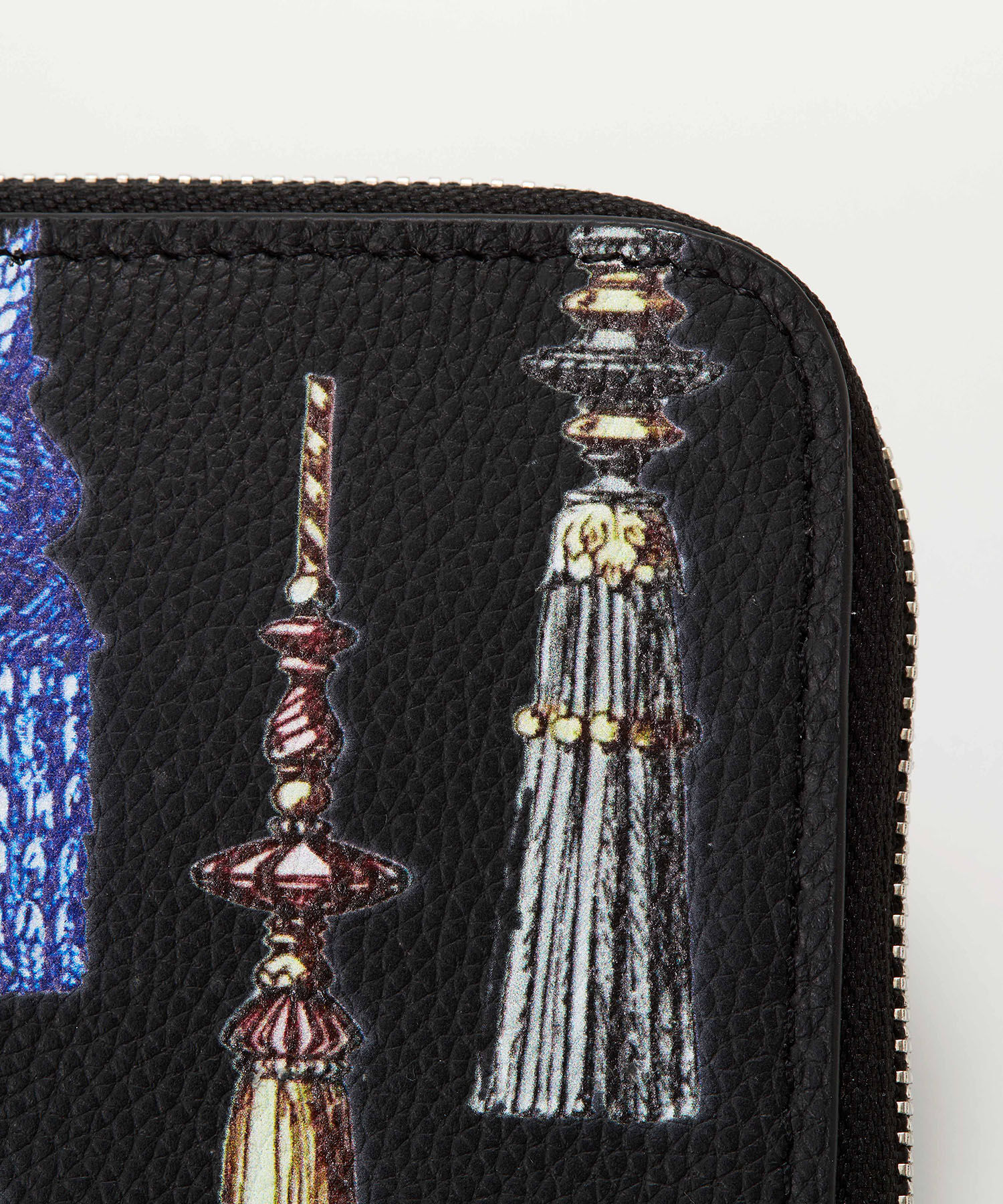 TOPKAPI TREASURE「【TREASURE TOPKAPI】シュリンクレザー タッセル プリント ラウンド 二つ折り財布」|財布|