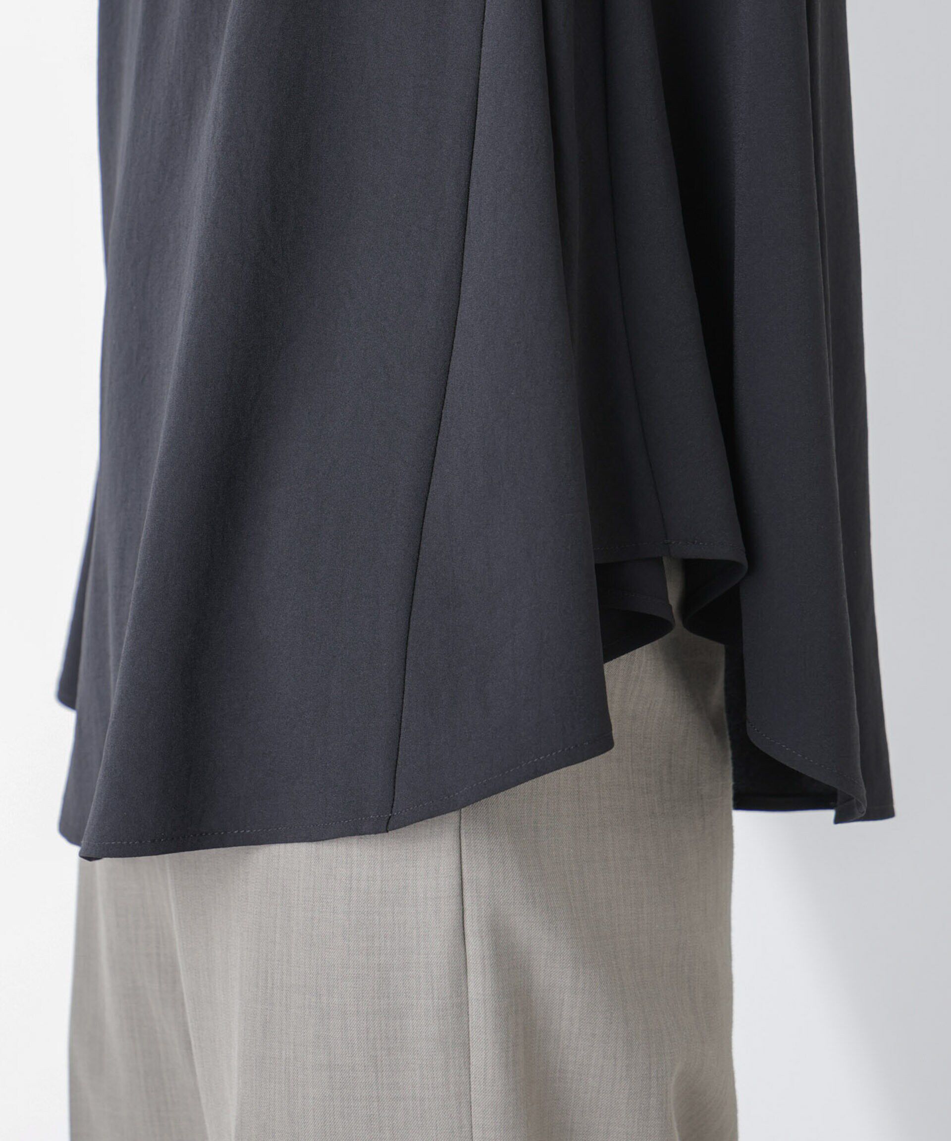 nano･universe「ｲｰｼﾞｰﾌｧﾝｸｼｮﾝ ｻｲﾄﾞﾄﾞﾚｰﾌﾟﾉｰｽﾘｰﾌﾞﾌﾞﾗｳ」|シャツ・ブラウス|