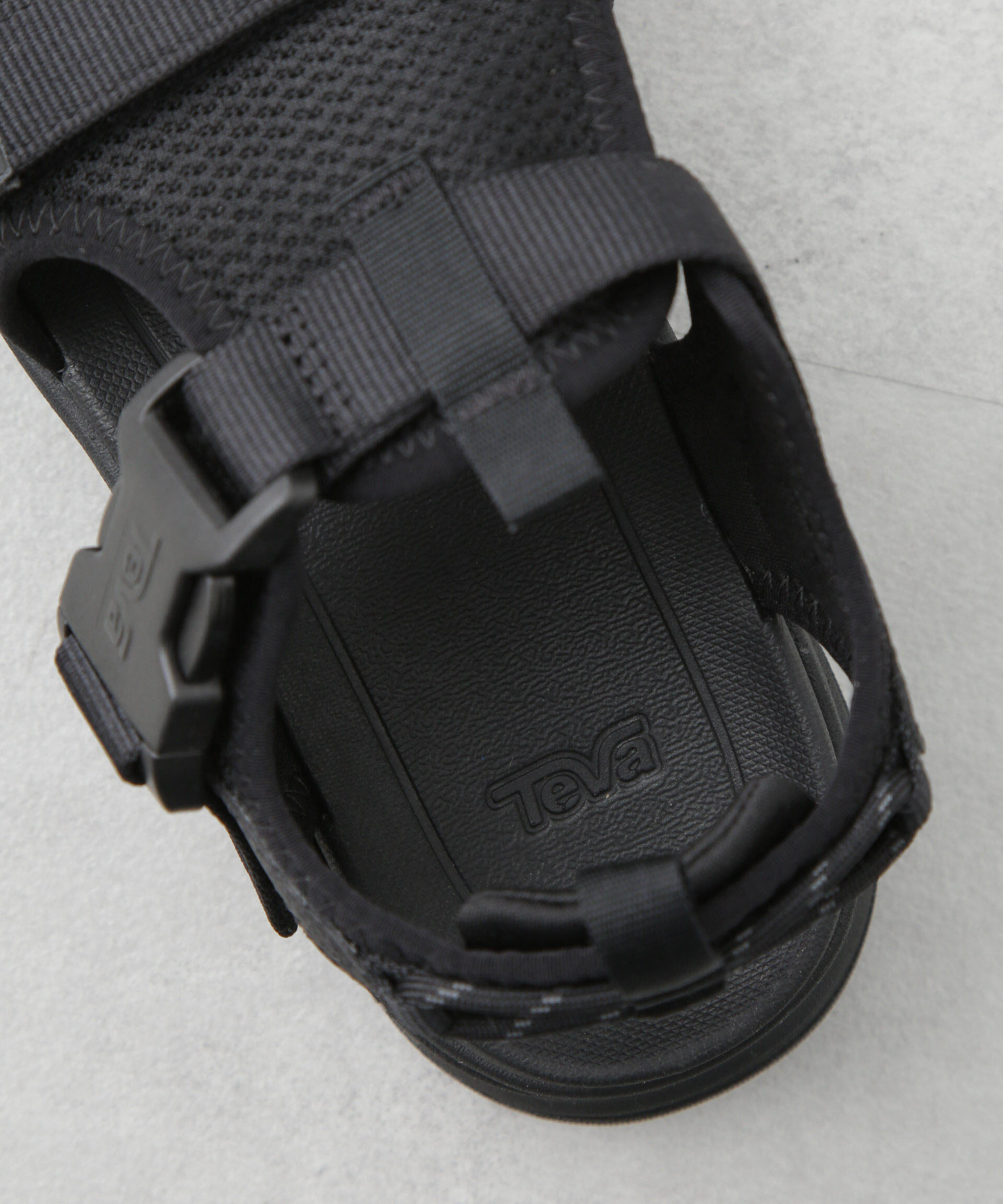 nano･universe「Teva/Hurricane Ampsole Gaila」|サンダル|