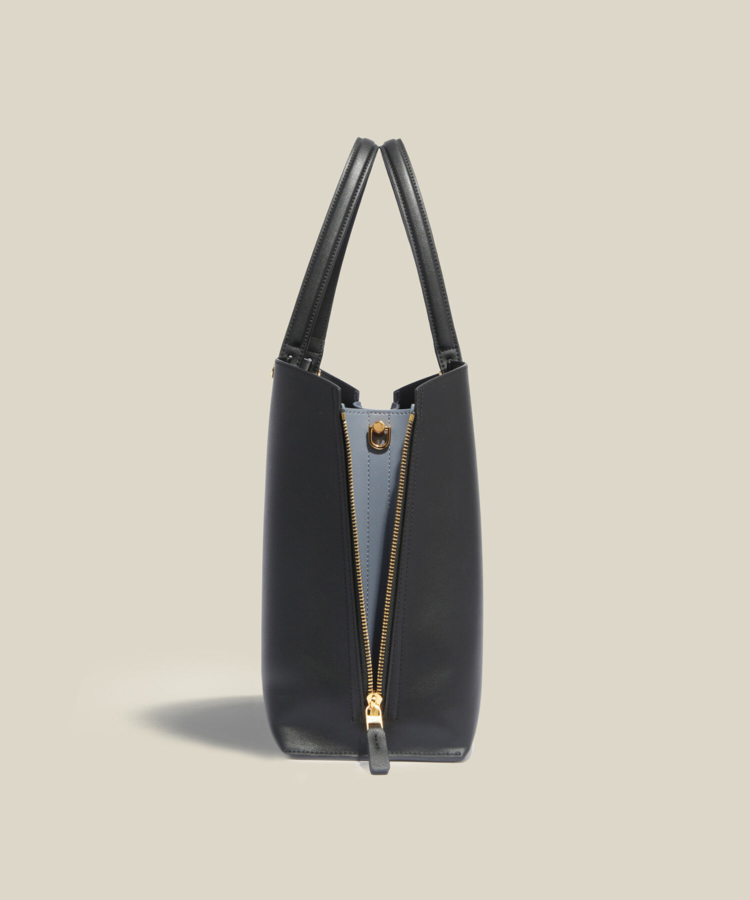 ROPE「【E'POR】Y BAG Medium+【WEB限定/一部店舗限定】【通勤】【A4/PC対応】【25AW】」|ショルダー・メッセンジャー|