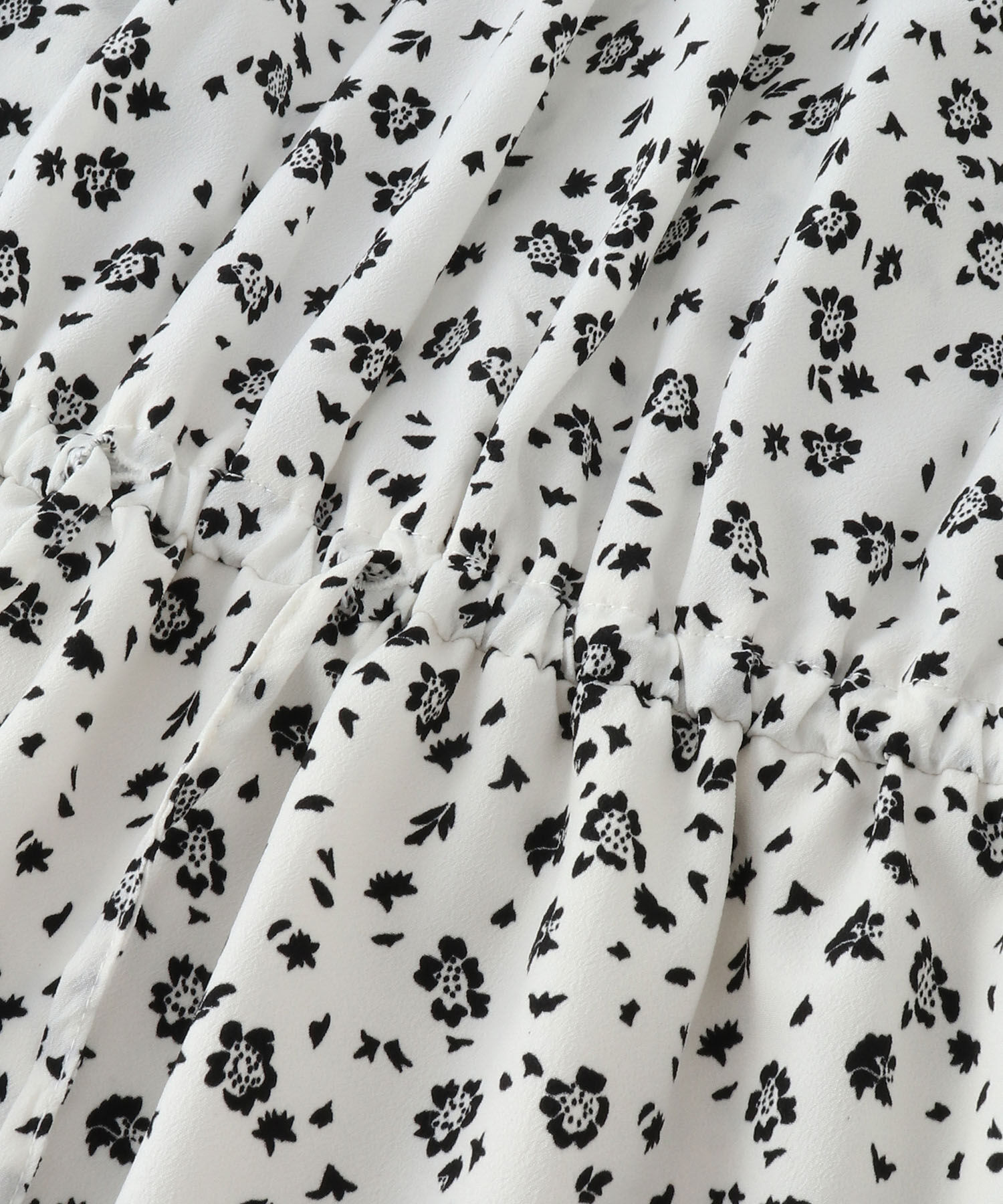 VIS「【一部店舗/WEB限定】【洗える】ハイネックフリルフラワープリントワンピース」|ワンピース|