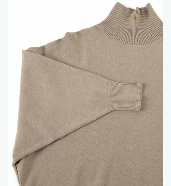 ur's「【星玲奈さんコラボアイテム】ハイネックドルマンスリーブニット」|ニット・セーター|