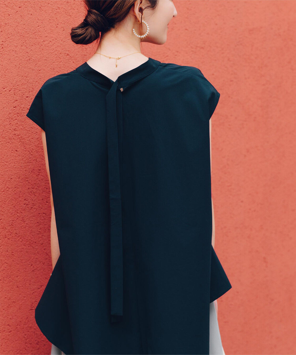 ur's「【星玲奈さんコラボアイテム】ディープVネックボウタイブラウス」|シャツ・ブラウス|