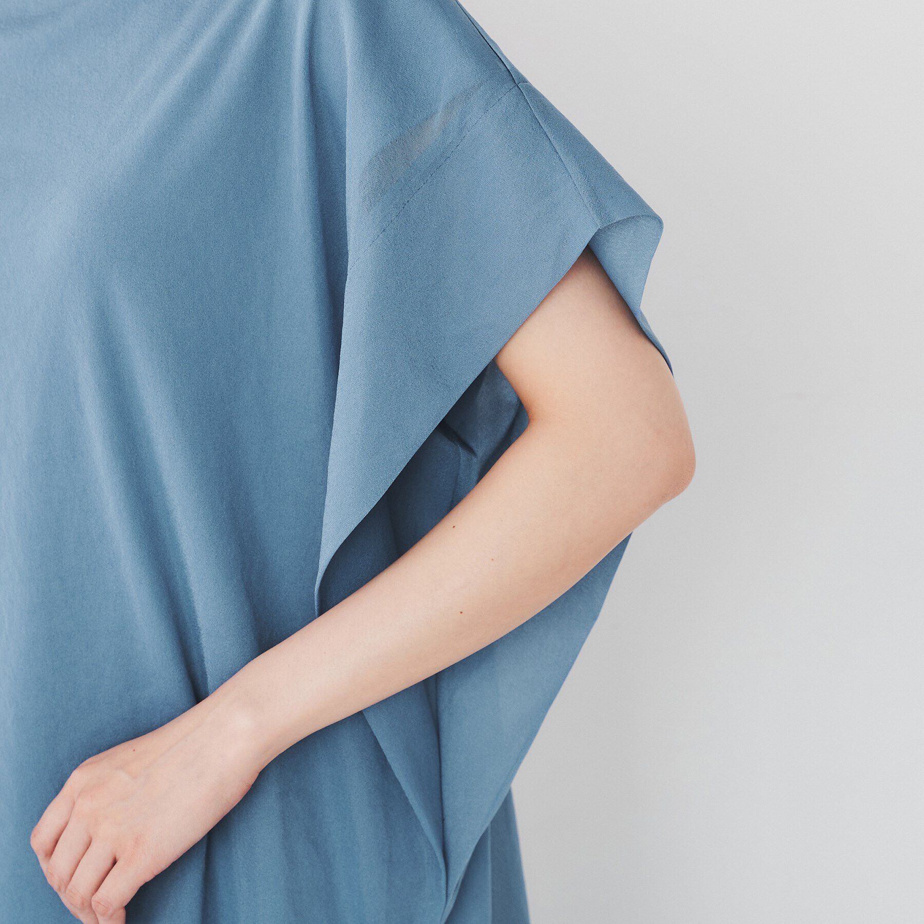 UNTITLED「【シアー/二の腕カバー】トリコットドッキングプルオーバー」|Tシャツ・カットソー|