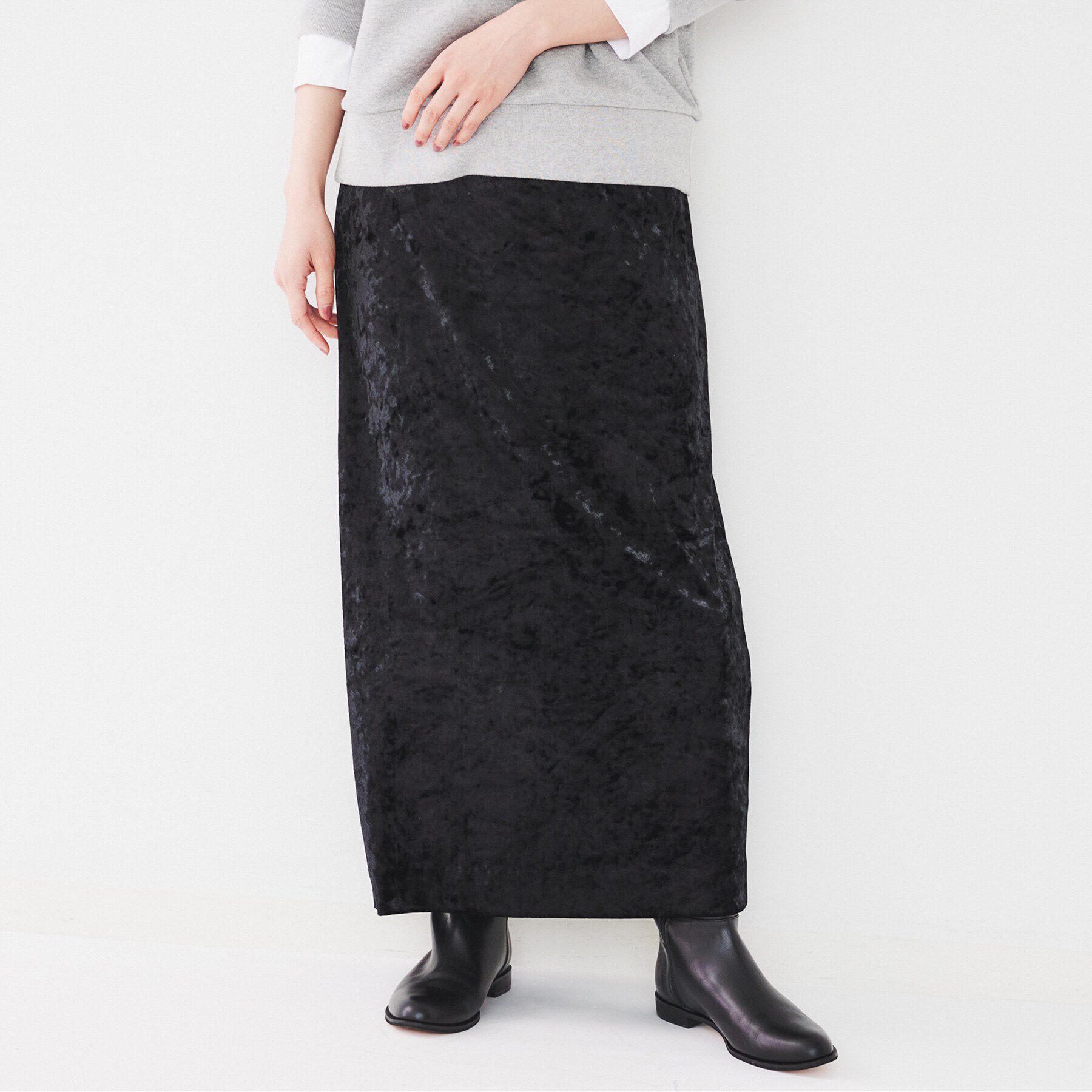 UNTITLED「【後ろウエストゴム/スリット/洗える】クラッシュベロア ナロースカート」|スカート|ブラック(019)