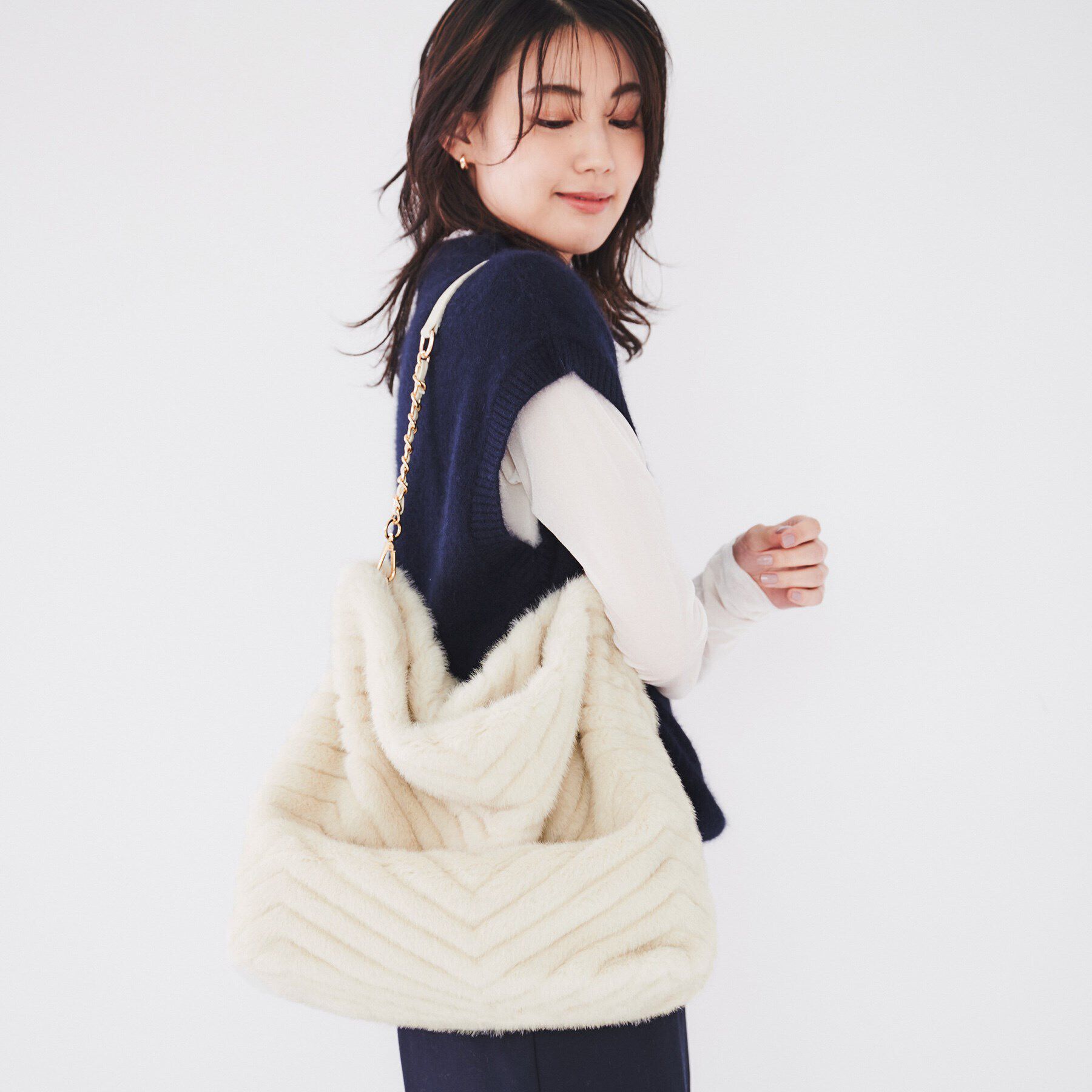 UNTITLED「フェイクファーチェーンショルダー」|トートバッグ|