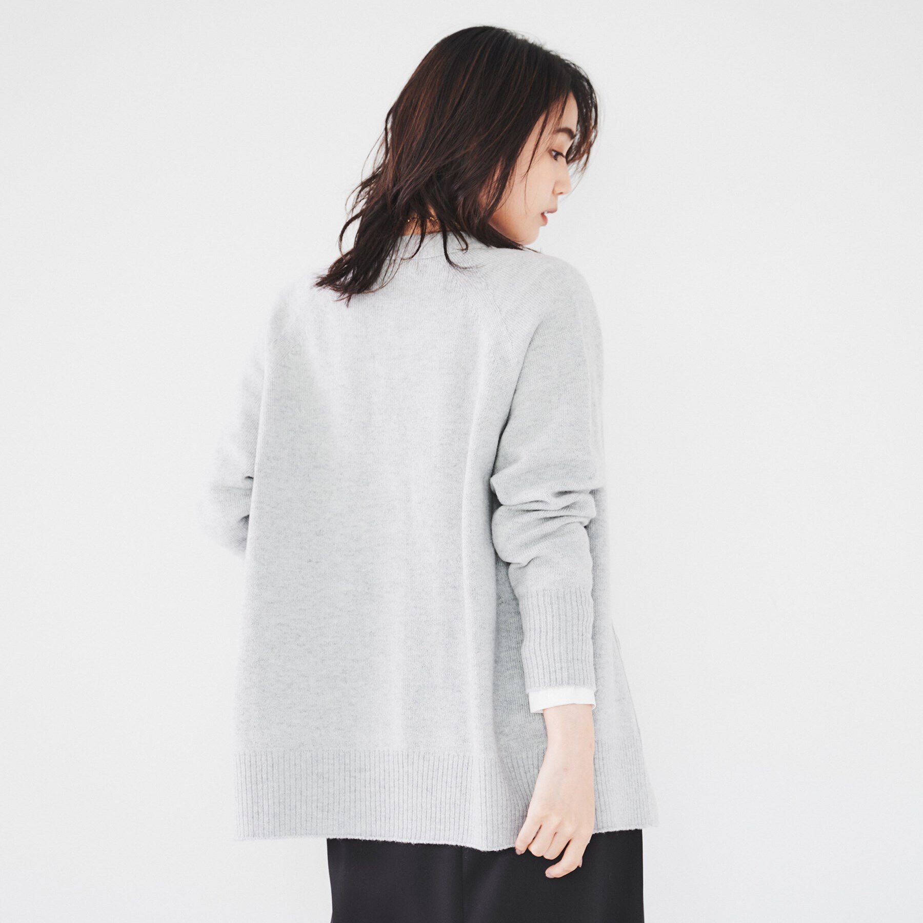 UNTITLED「ウールシルクカシミヤミックス Vネックカーディガン」|カーディガン|