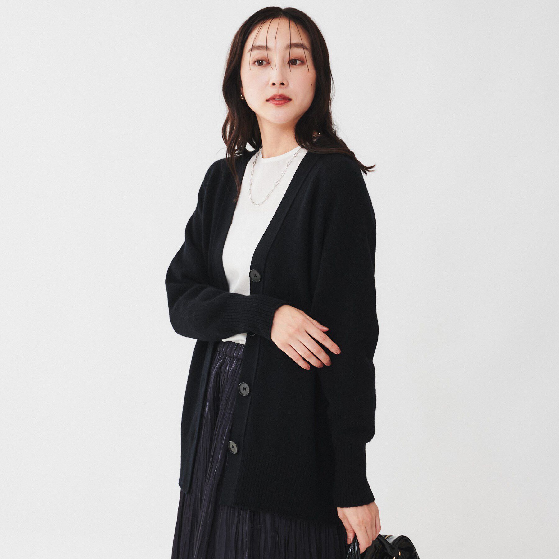 UNTITLED「ウールシルクカシミヤミックス Vネックカーディガン」|カーディガン|