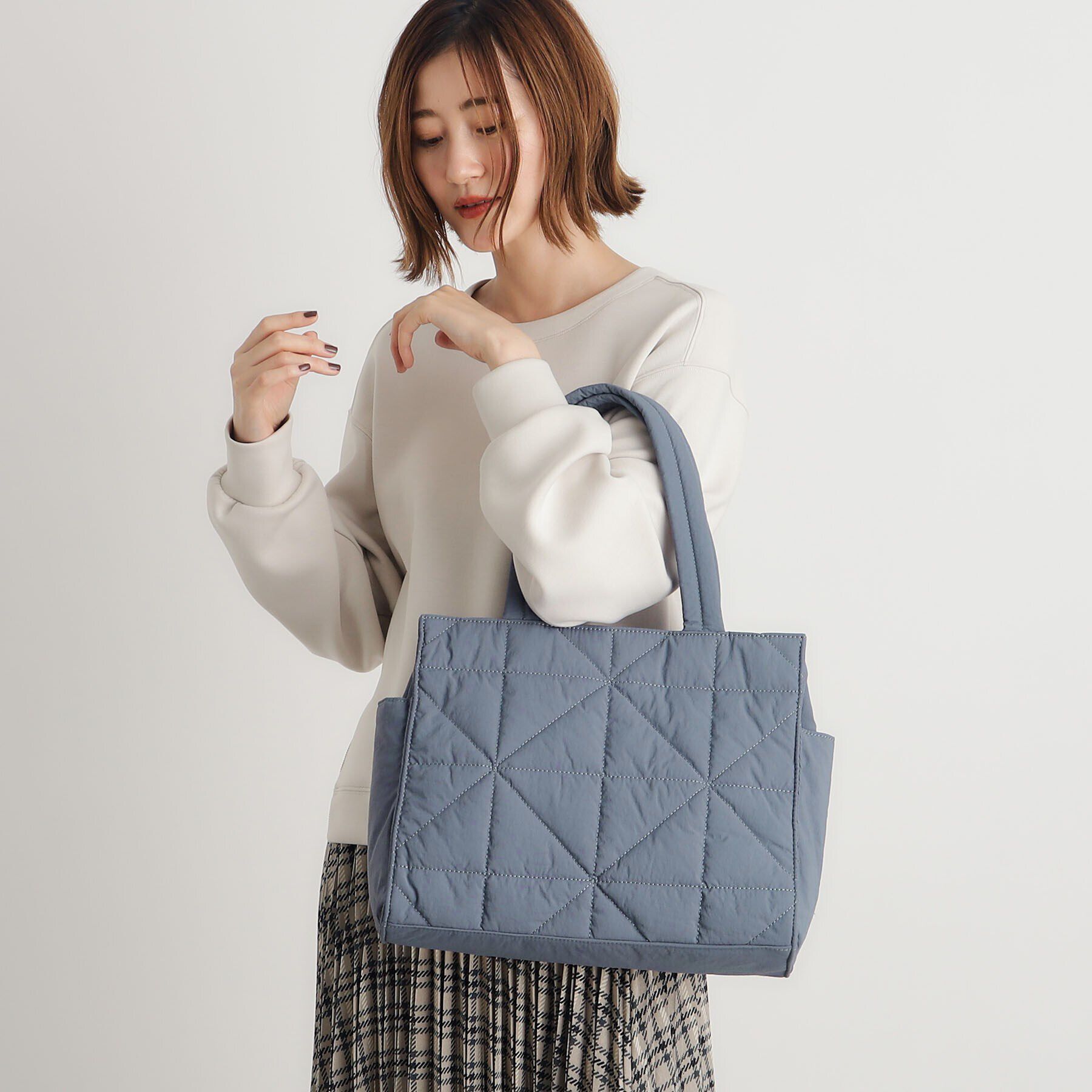 grove「【A4・軽量】キルト多ポケトート」|トートバッグ|