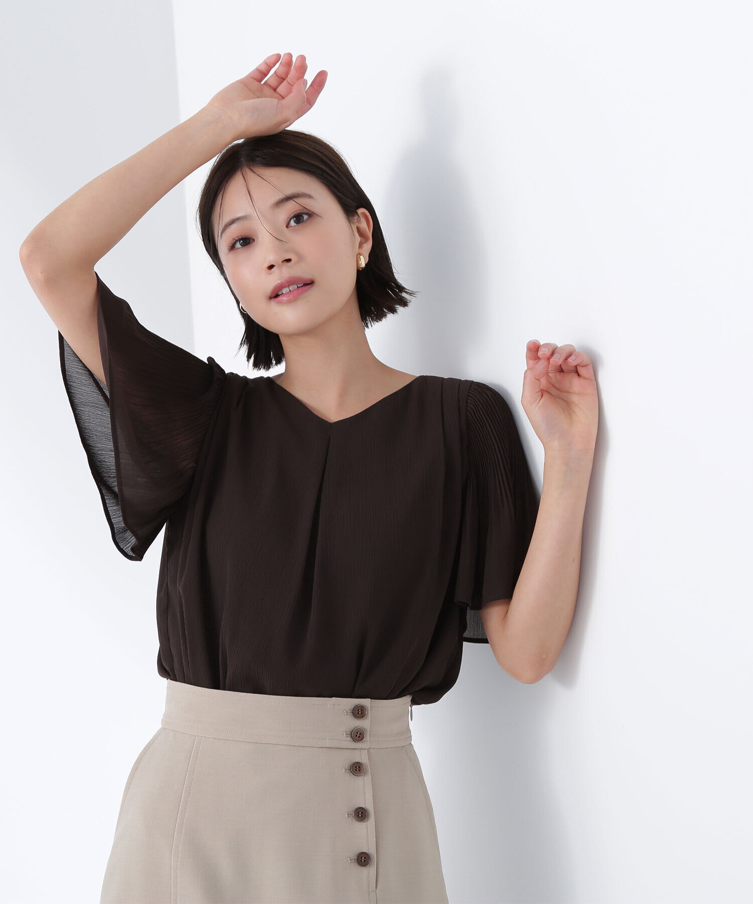  「楊柳フレアスリーブブラウス」|シャツ・ブラウス|ダークブラウ 1