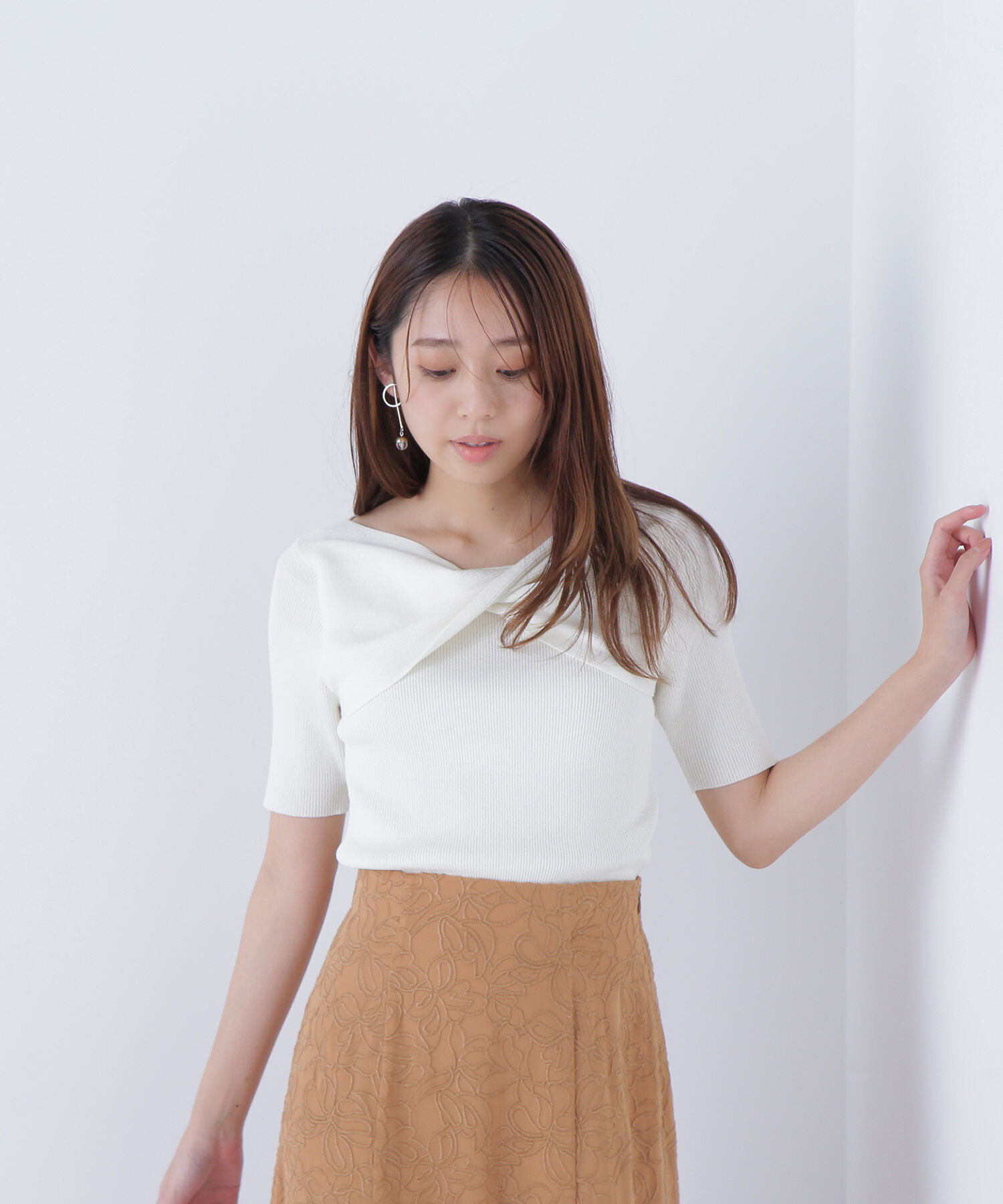  「ツイストドレープニット」|ニット・セーター|オフホワイト1