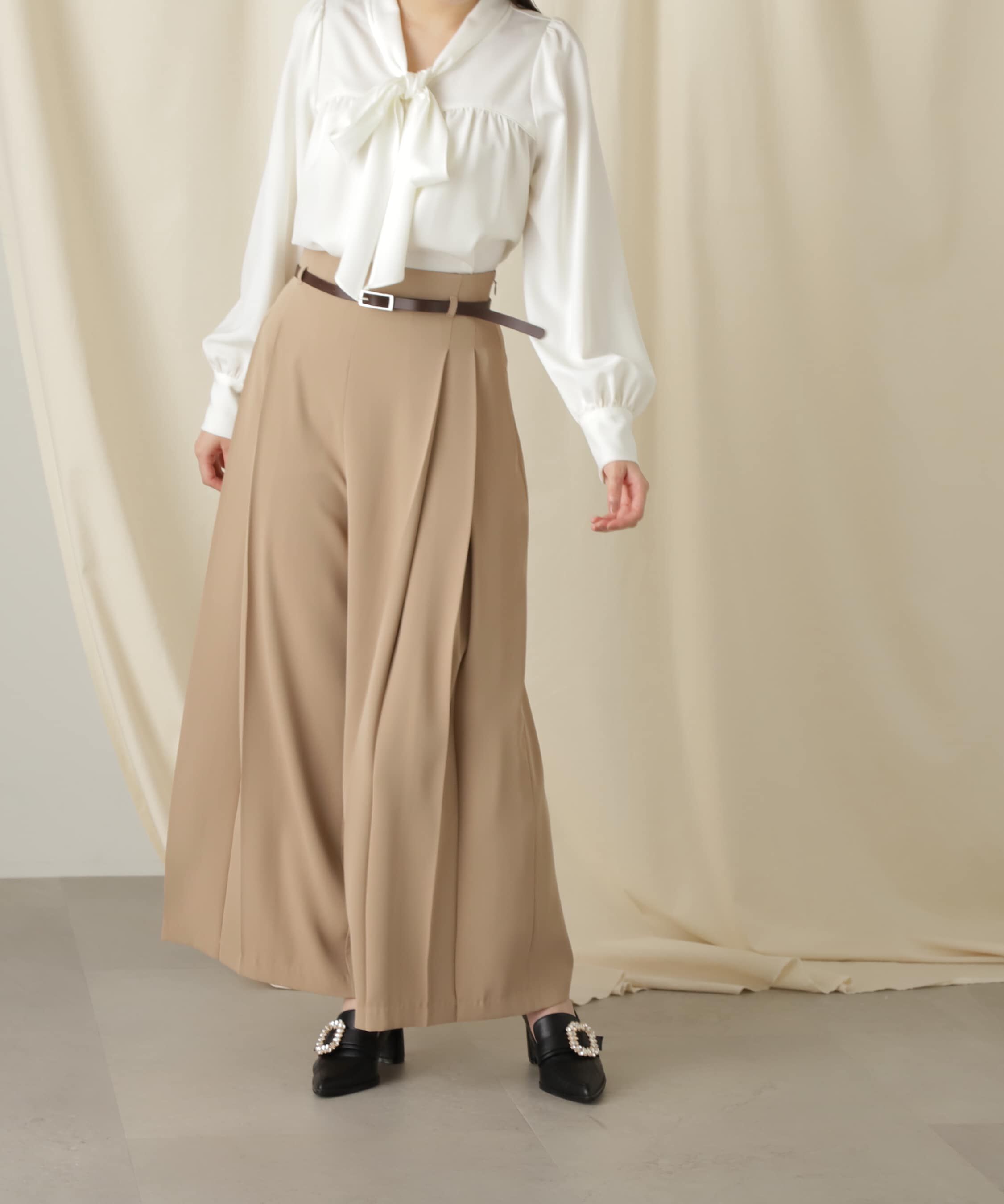  「ベルトツキプリーツパンツ」|その他|ベージュ