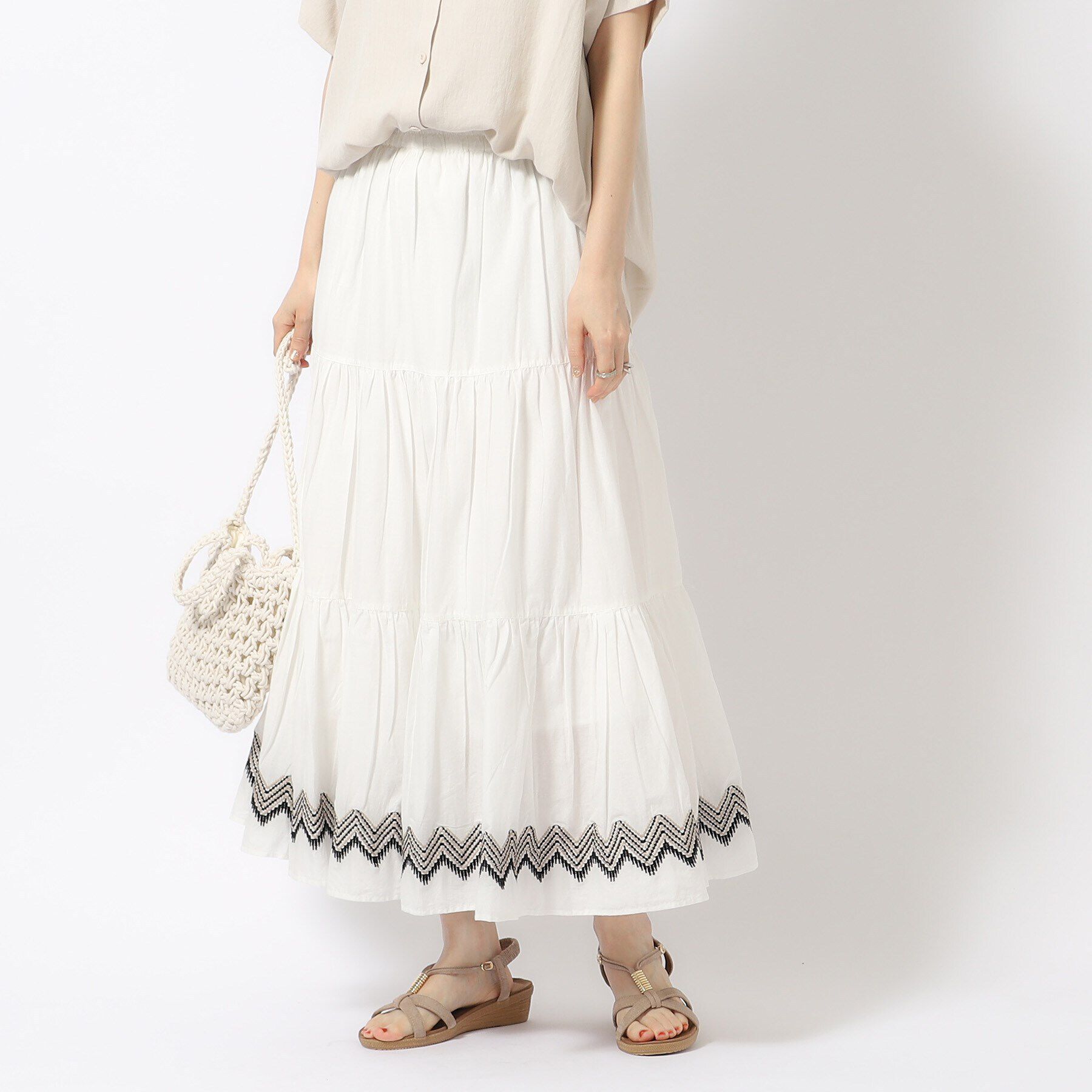 SHOO･LA･RUE「【洗える/インド綿100％】ふわっと揺れる ティアード刺繍スカート」|スカート|