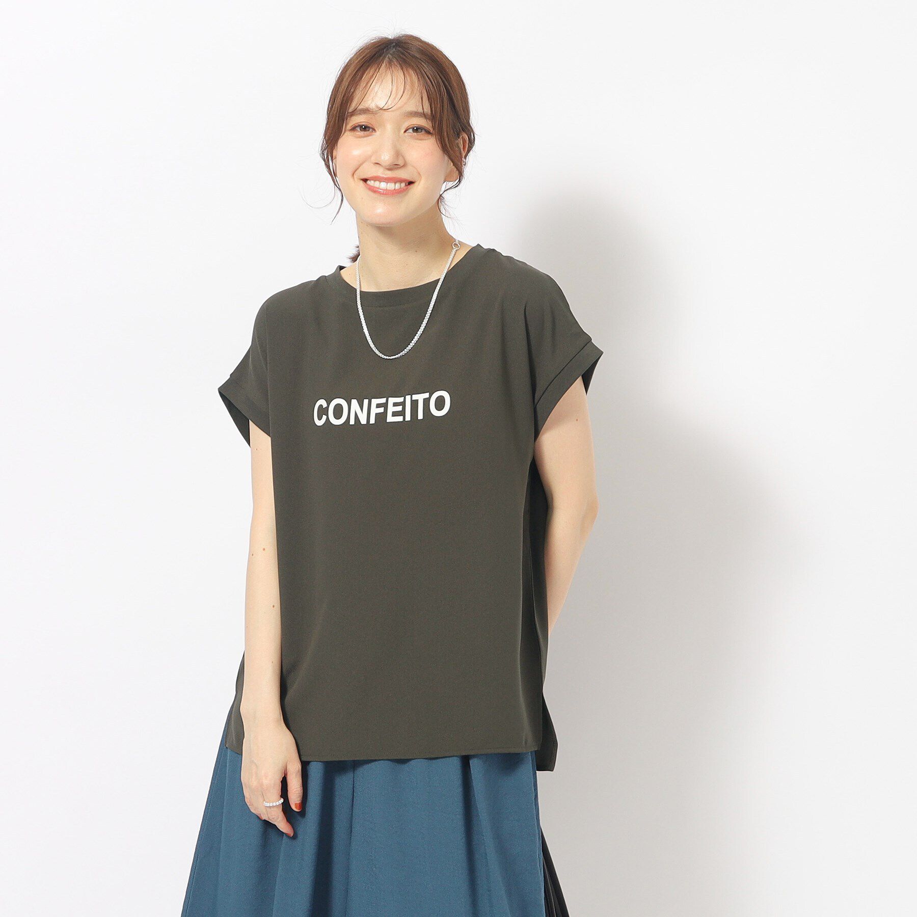 SHOO･LA･RUE「大人のフェミニンカジュアルに シアージョーゼットロゴTシャツ」|Tシャツ・カットソー|