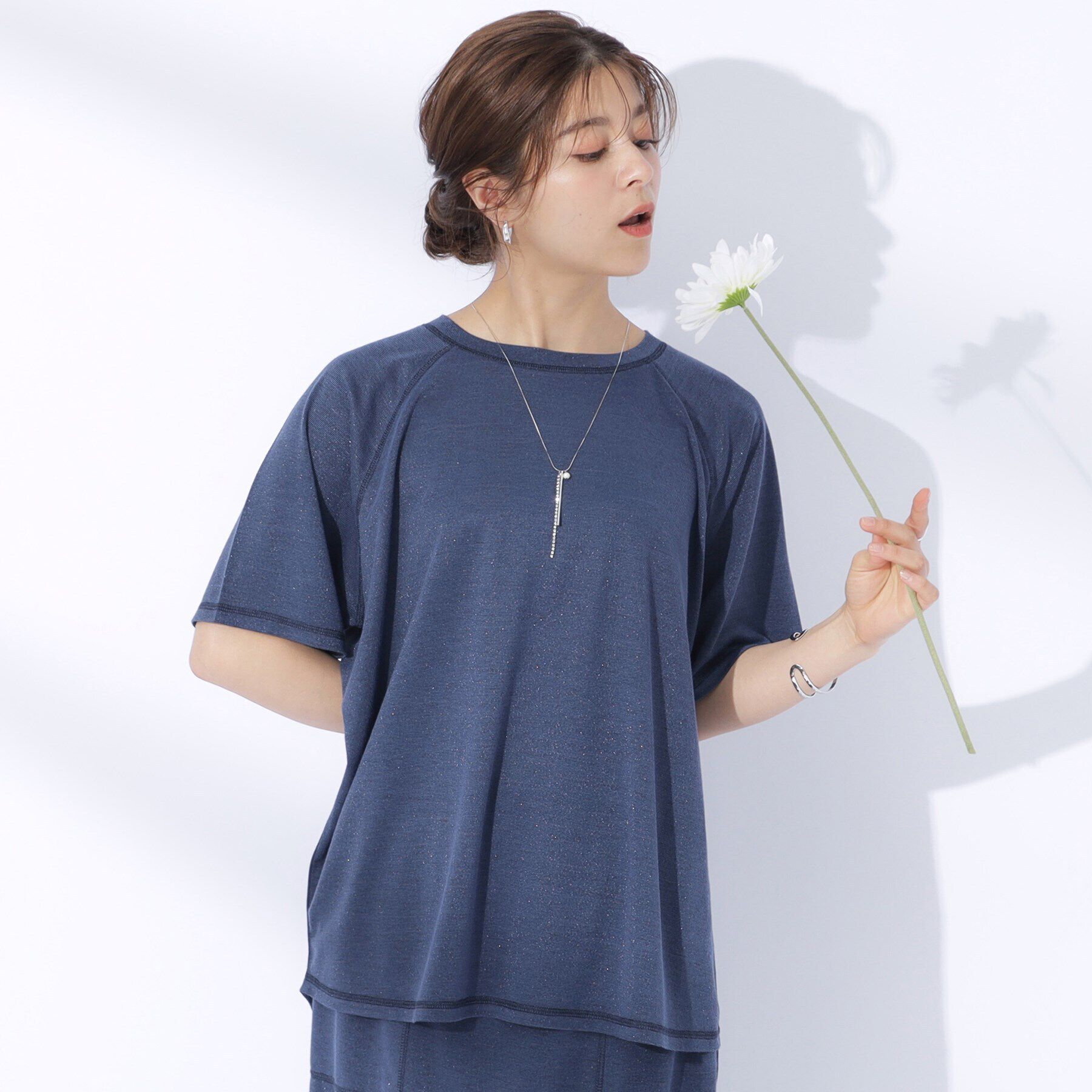 SHOO･LA･RUE「【セットアップ可】きらっとラメが華やか ステッチゆるトップス」|Tシャツ・カットソー|ブルー(093)