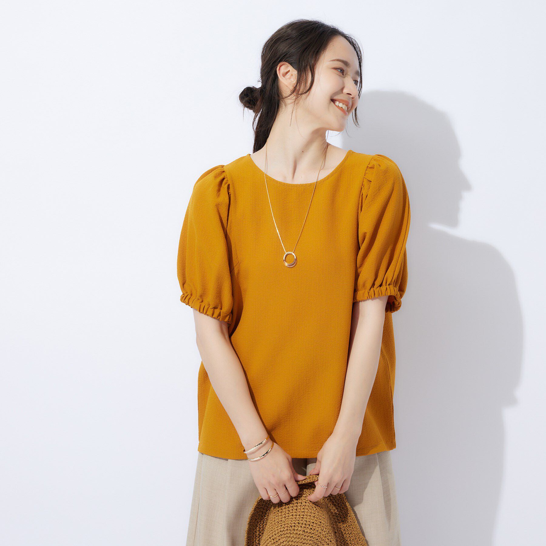 SHOO･LA･RUE「【洗える】1枚で大人可愛く ギャザー袖 しぼしぼブラウス」|シャツ・ブラウス|