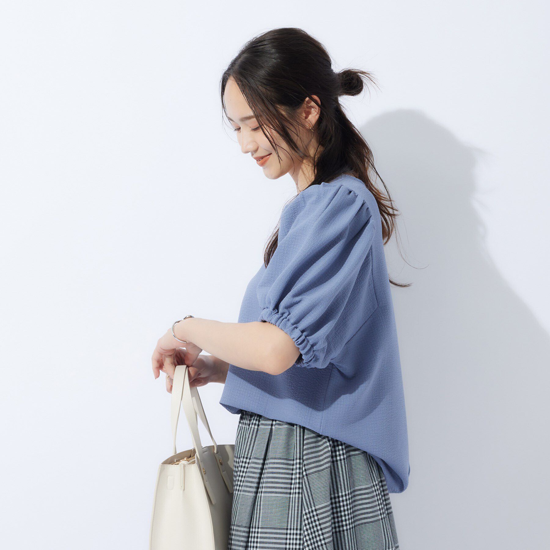 SHOO･LA･RUE「【洗える】1枚で大人可愛く ギャザー袖 しぼしぼブラウス」|シャツ・ブラウス|