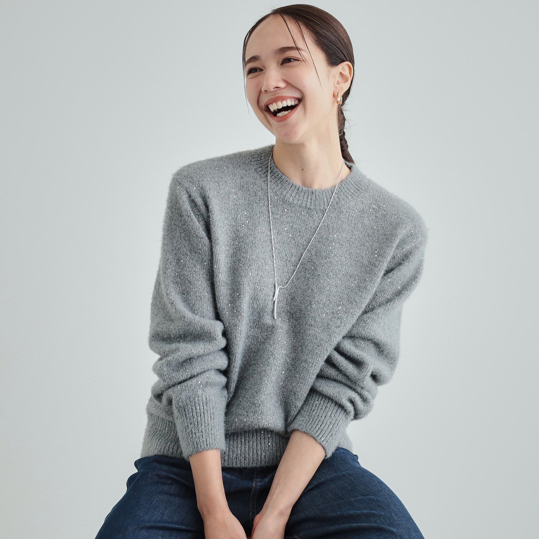 SHOO･LA･RUE「【高レビュー/S-LL】上品にキラリと華やぐ スパンコール フェザーニット」|ニット・セーター|グレー(012)