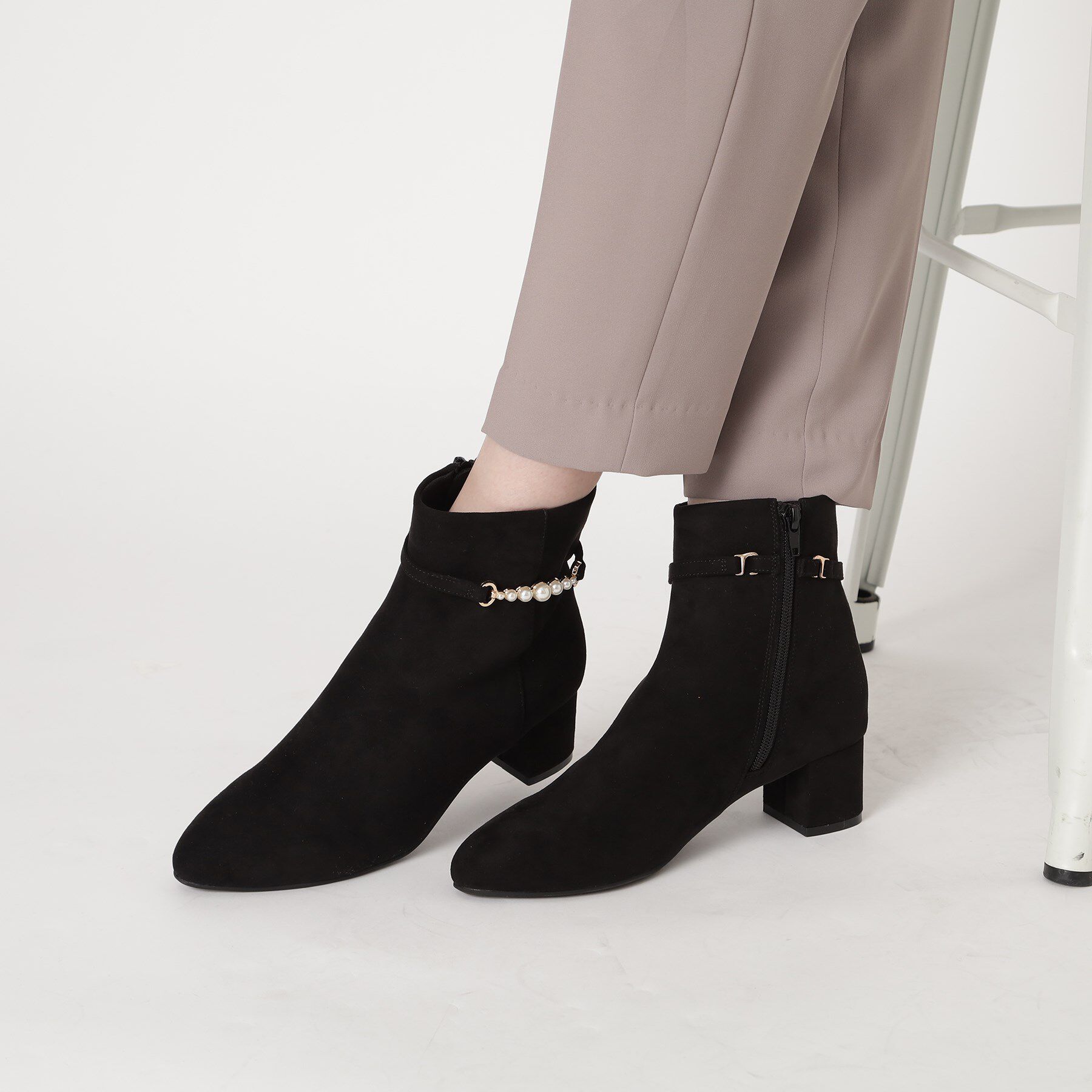 ESPERANZA「アーモンドトゥサイドフェイクパールショートブーツ」|ショートブーツ|