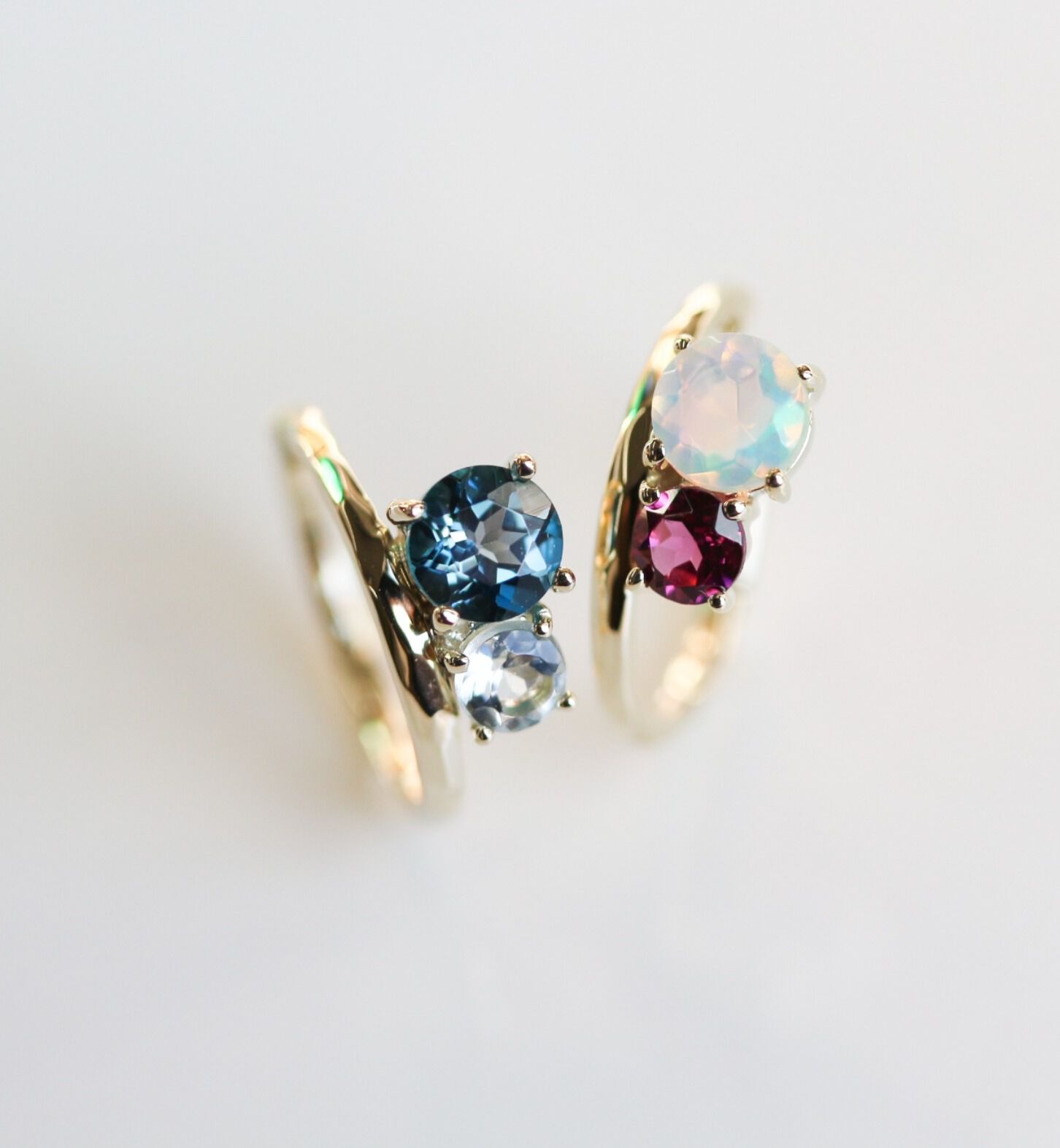  「カラーストーン シリウス イヤーカフ | K10YG 【片耳用】〈レッド〉」|イヤーカフ|