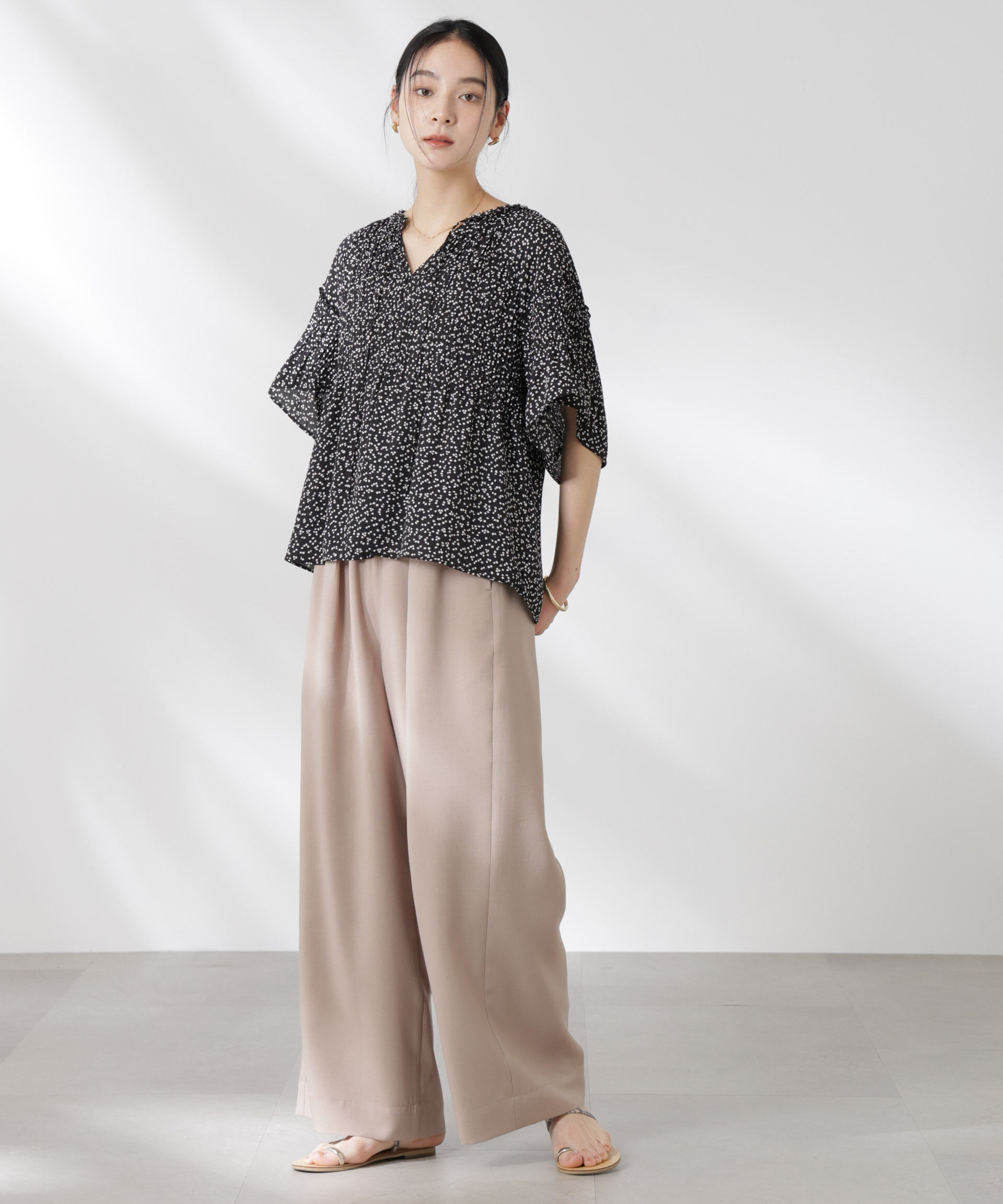 nano･universe「ランダムドットプリーツブラウス」|シャツ・ブラウス|