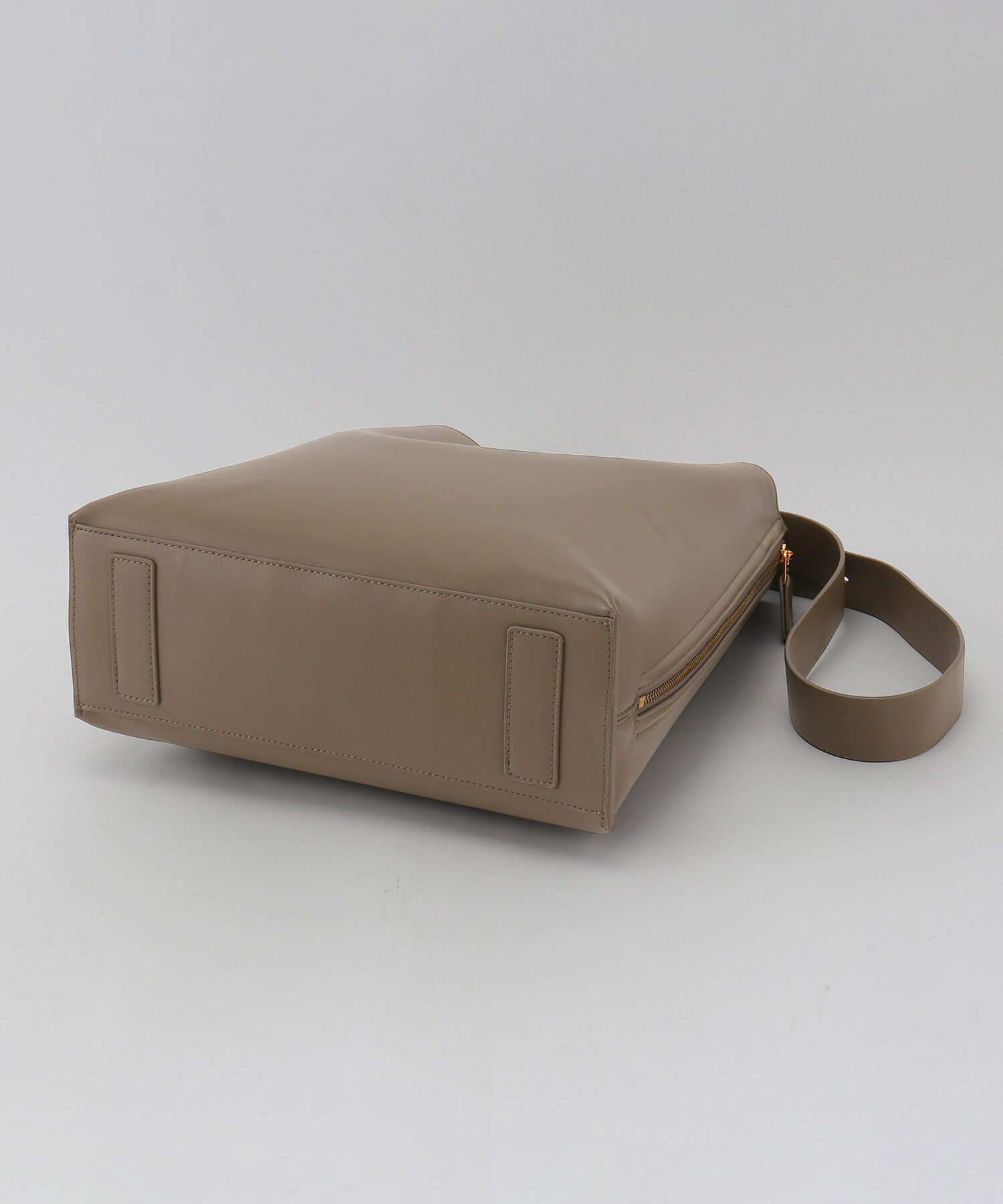 E'POR「【A4対応】【通勤】【E'POR】Y BAG Shoulder Large（サイドジップショルダーバッグ）【WEB限定/一部店舗限」|ショルダー・メッセンジャー|