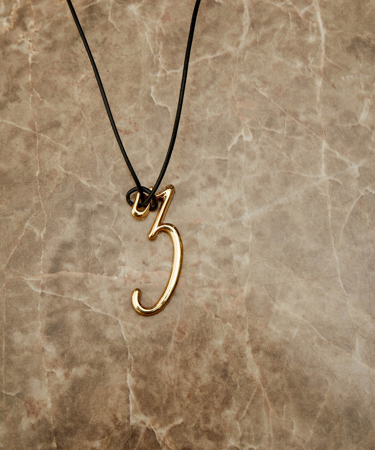 ADAM ET ROPE'「イニシャルネックレス」|ネックレス|キャメル系(26)