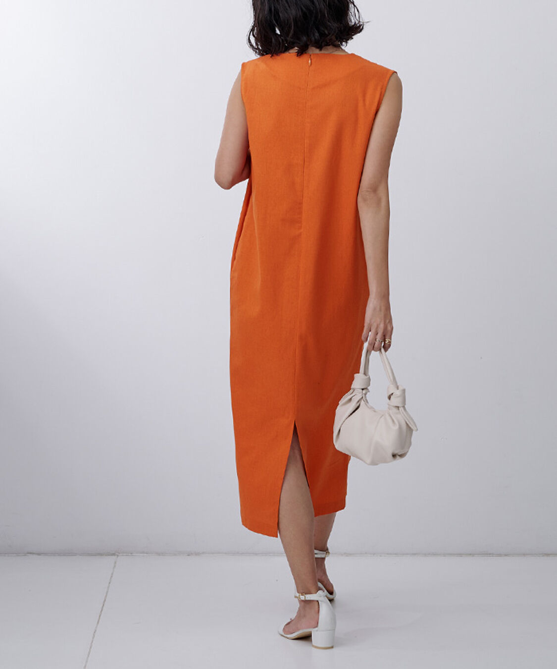 ur's「ノースリーブコクーンロングワンピース」|ワンピース|