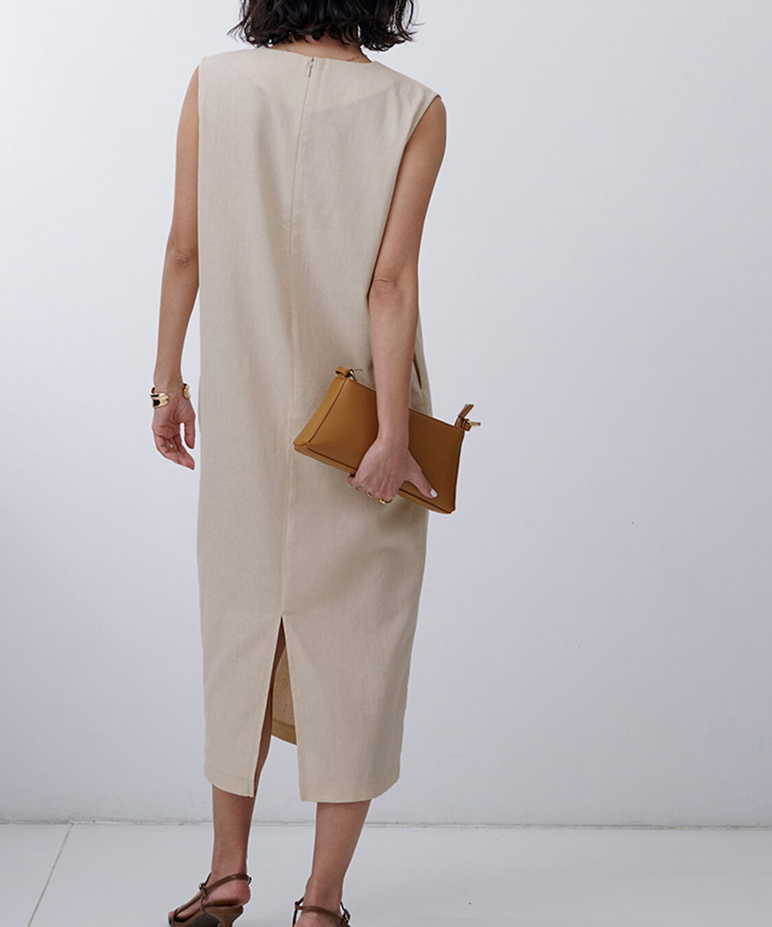 ur's「ノースリーブコクーンロングワンピース」|ワンピース|