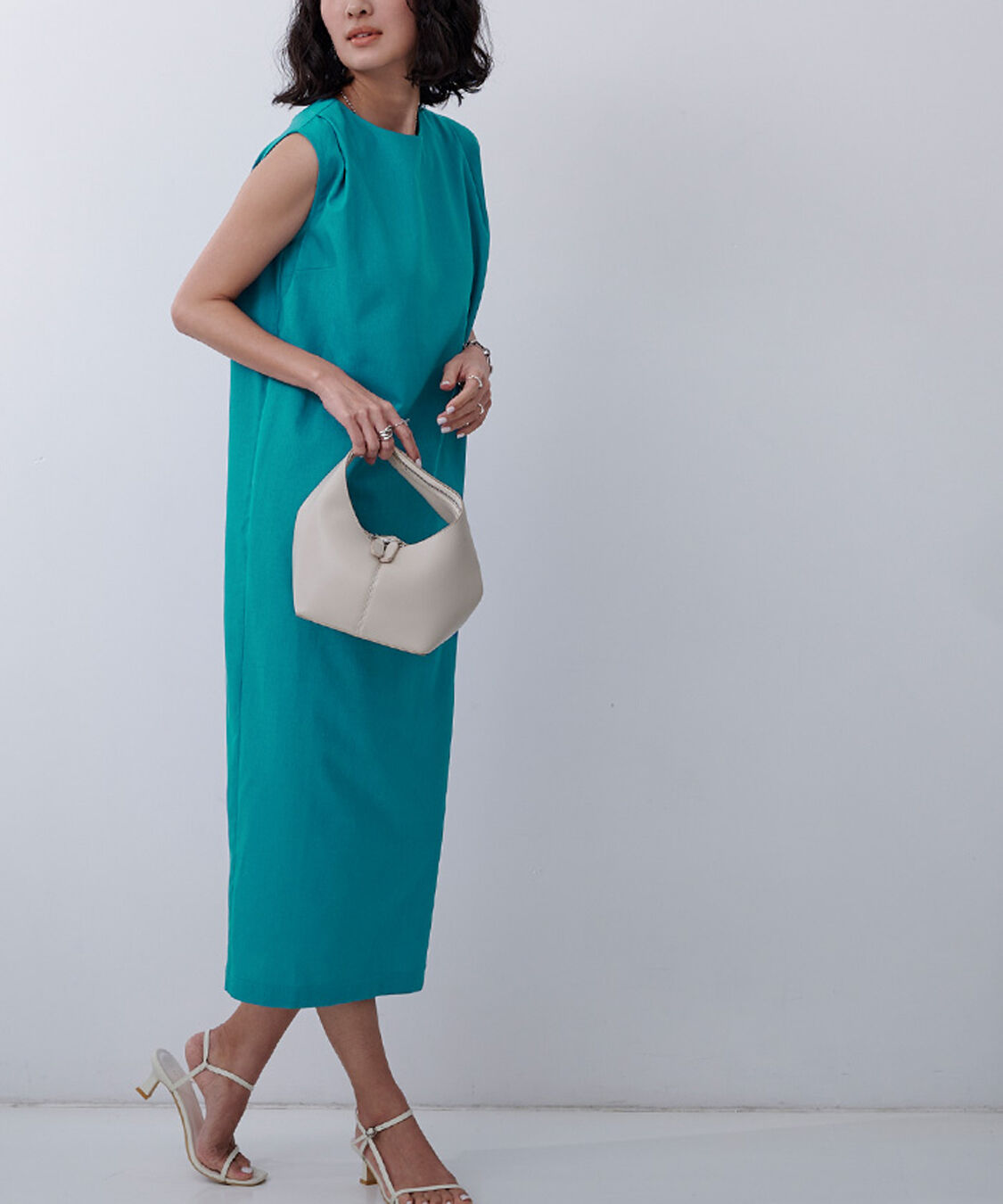 ur's「ノースリーブコクーンロングワンピース」|ワンピース|ターコイズブルー