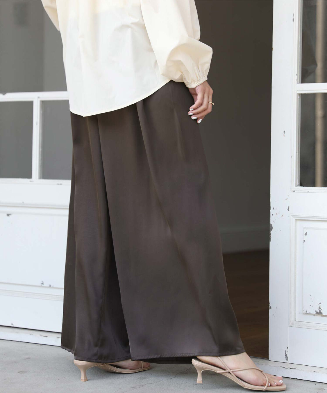 ur's「サテンイージードレープパンツ」|スラックス|