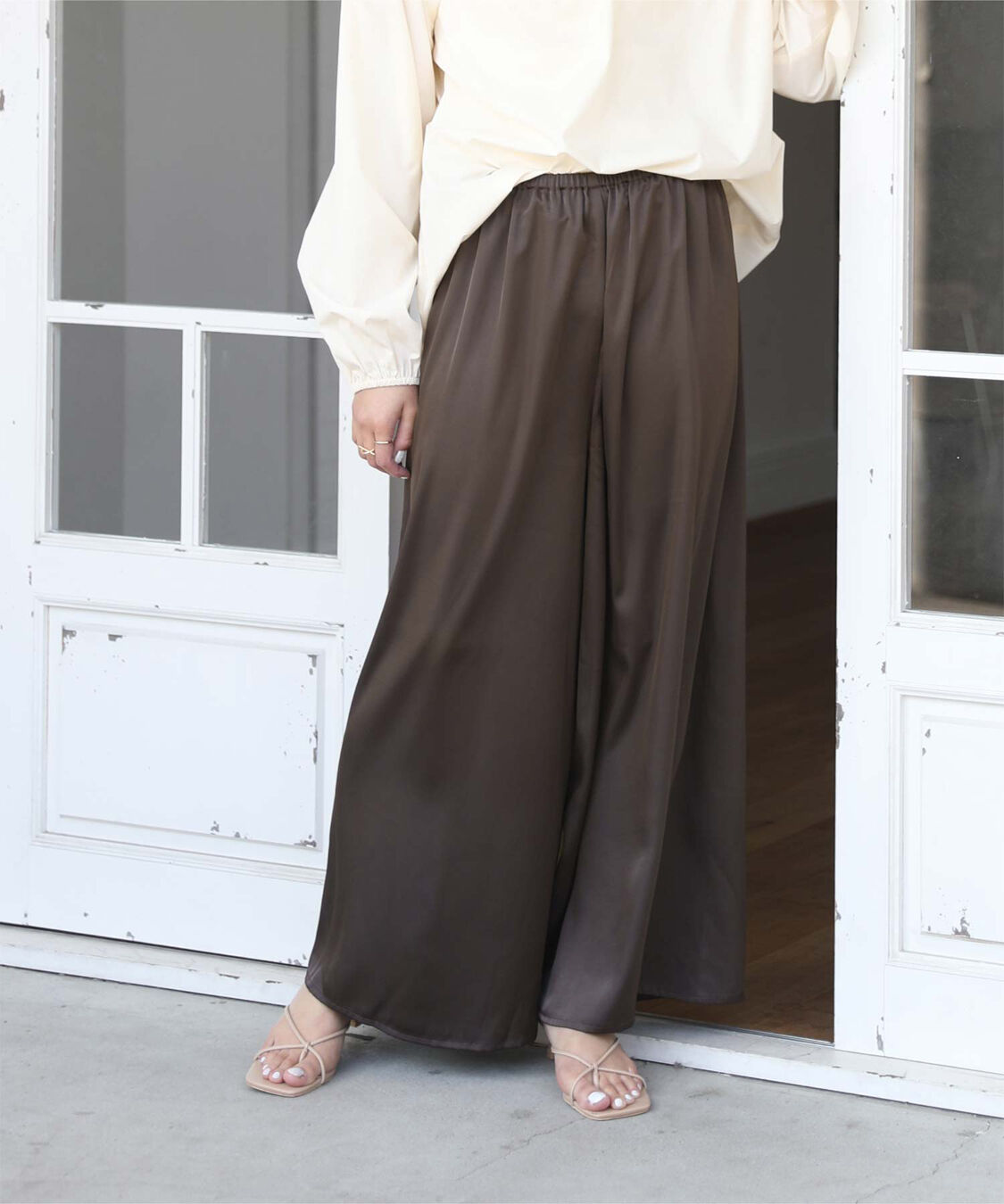 ur's「サテンイージードレープパンツ」|スラックス|