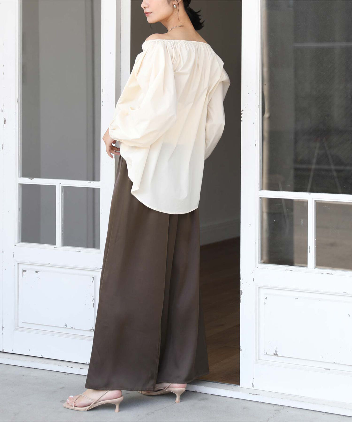 ur's「サテンイージードレープパンツ」|スラックス|