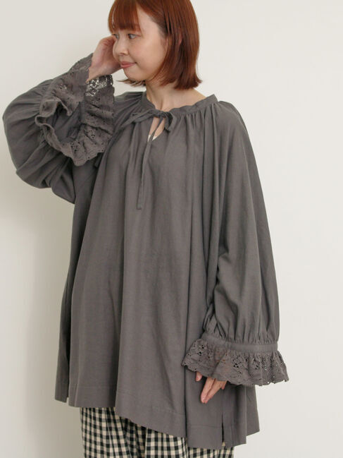 Samansa Mos2「袖口レーススキッパーチュニックブラウス」|シャツ・ブラウス|チャコールグレー