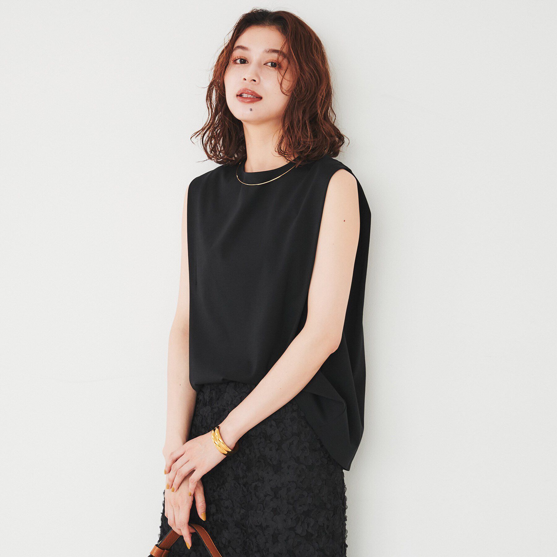 UNTITLED「【二の腕スッキリ/なめらか素材】タックノースリーブ」|Tシャツ・カットソー|