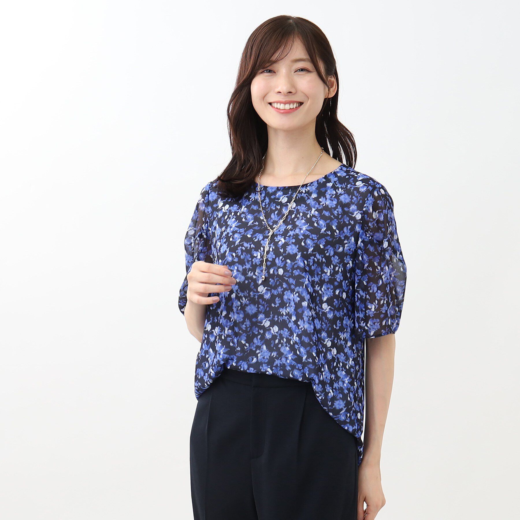 Reflect「【WEB限定カラーあり／マシンウォッシュ／セットアップ可能】フラワープリントブラウス」|シャツ・ブラウス|ネイビー(194)