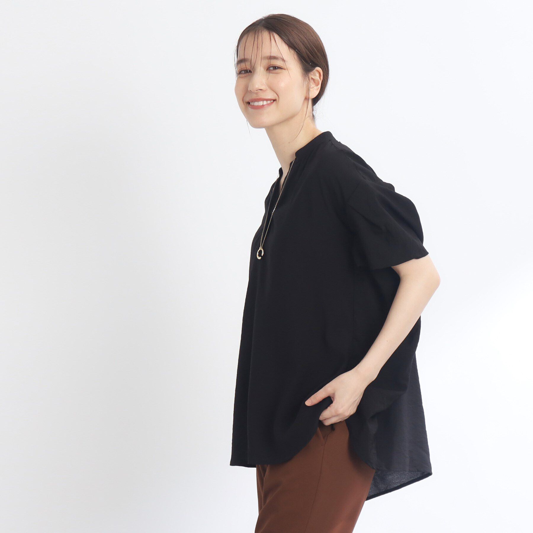 Reflect「【SALE／E‐QUALITY／手洗い可】涼しげ袖ディティールブラウス」|シャツ・ブラウス|ブラック(019)