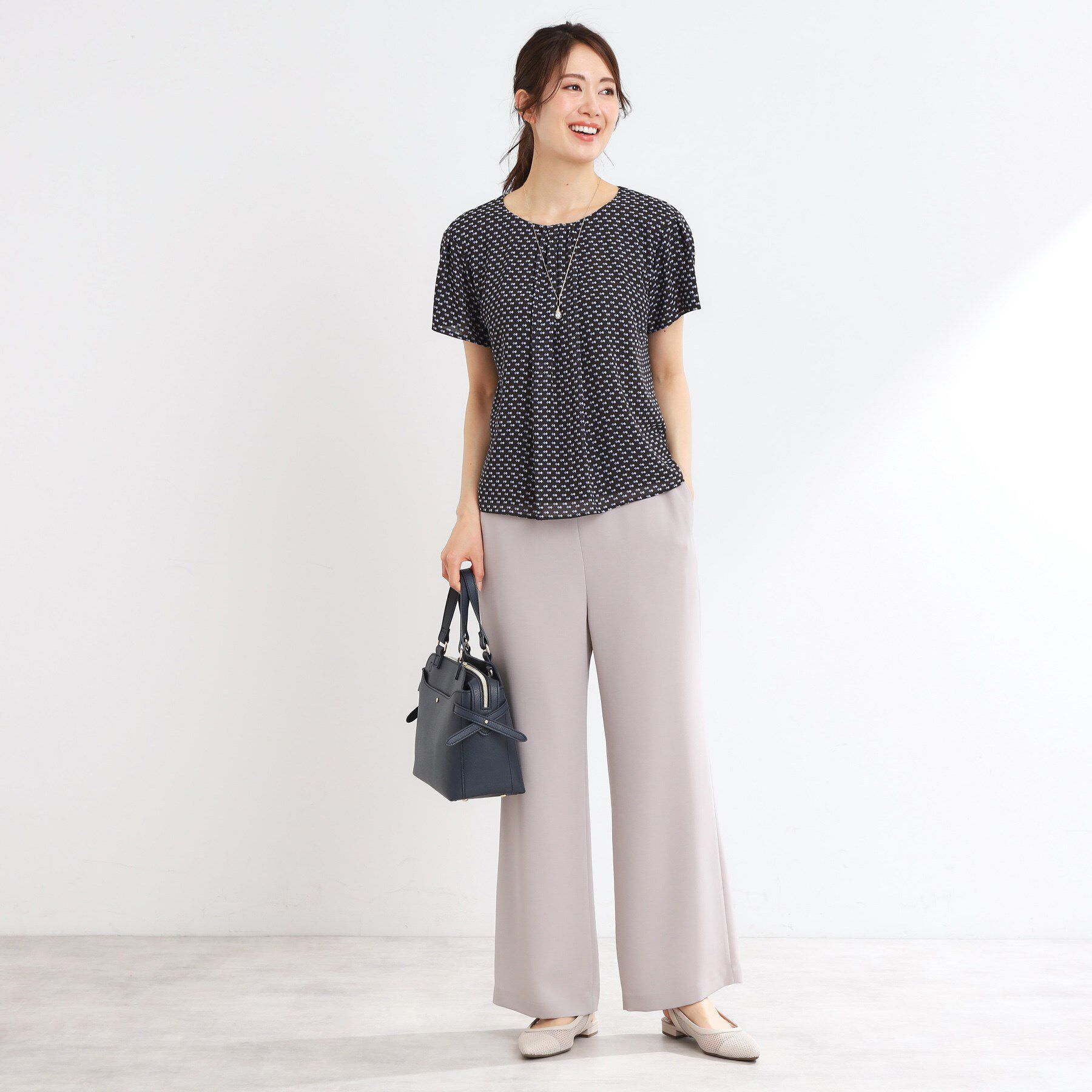 Reflect「【マシンウォッシュ可／セットアップ可】ギャザータックプリントブラウス」|シャツ・ブラウス|