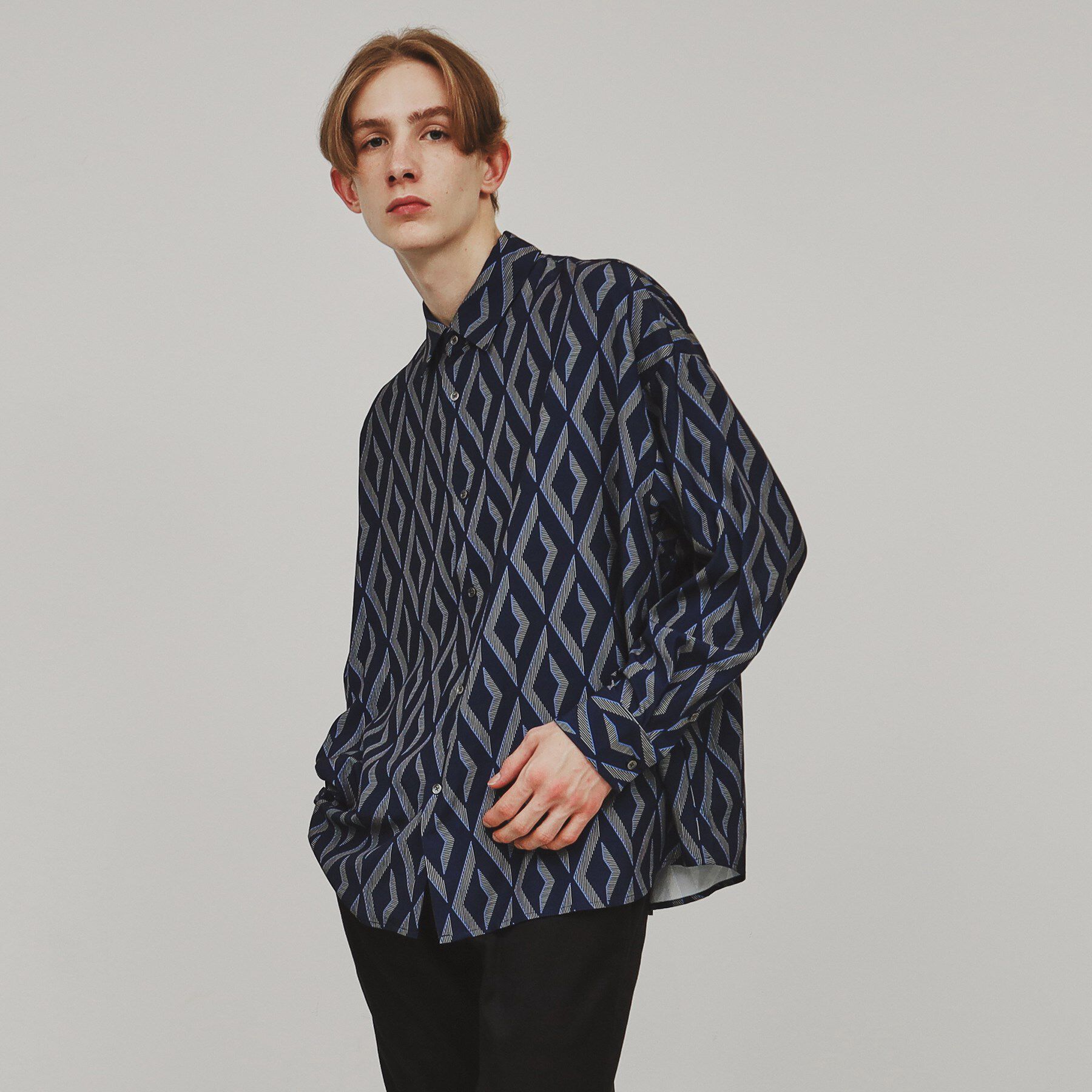 tk.TAKEO KIKUCHI「バティック柄シャツ」|シャツ・ブラウス|ネイビー(494)