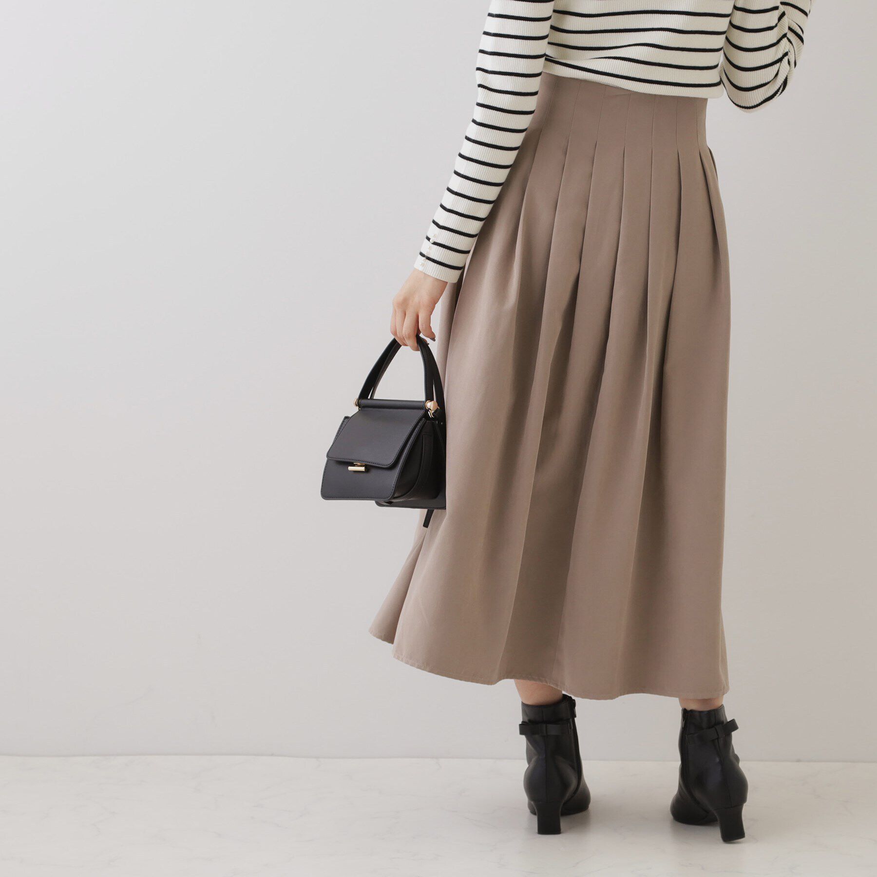 Couture broach「【スッキリ見えが叶う】マイクロスエードタックプリーツ」|スカート|