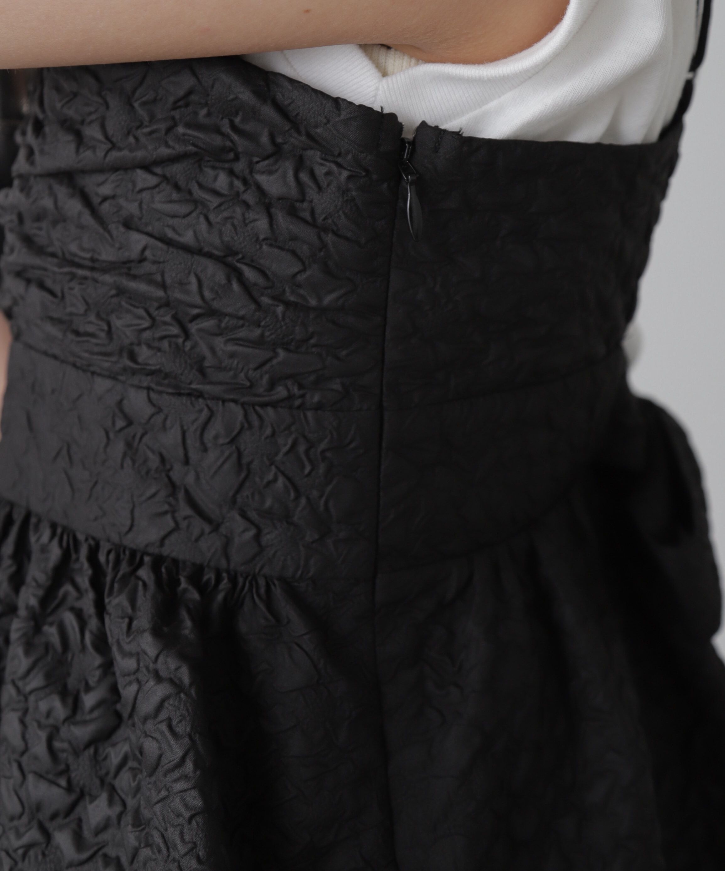  「エンボスシャーリングキャミソール」|シャツ・ブラウス|