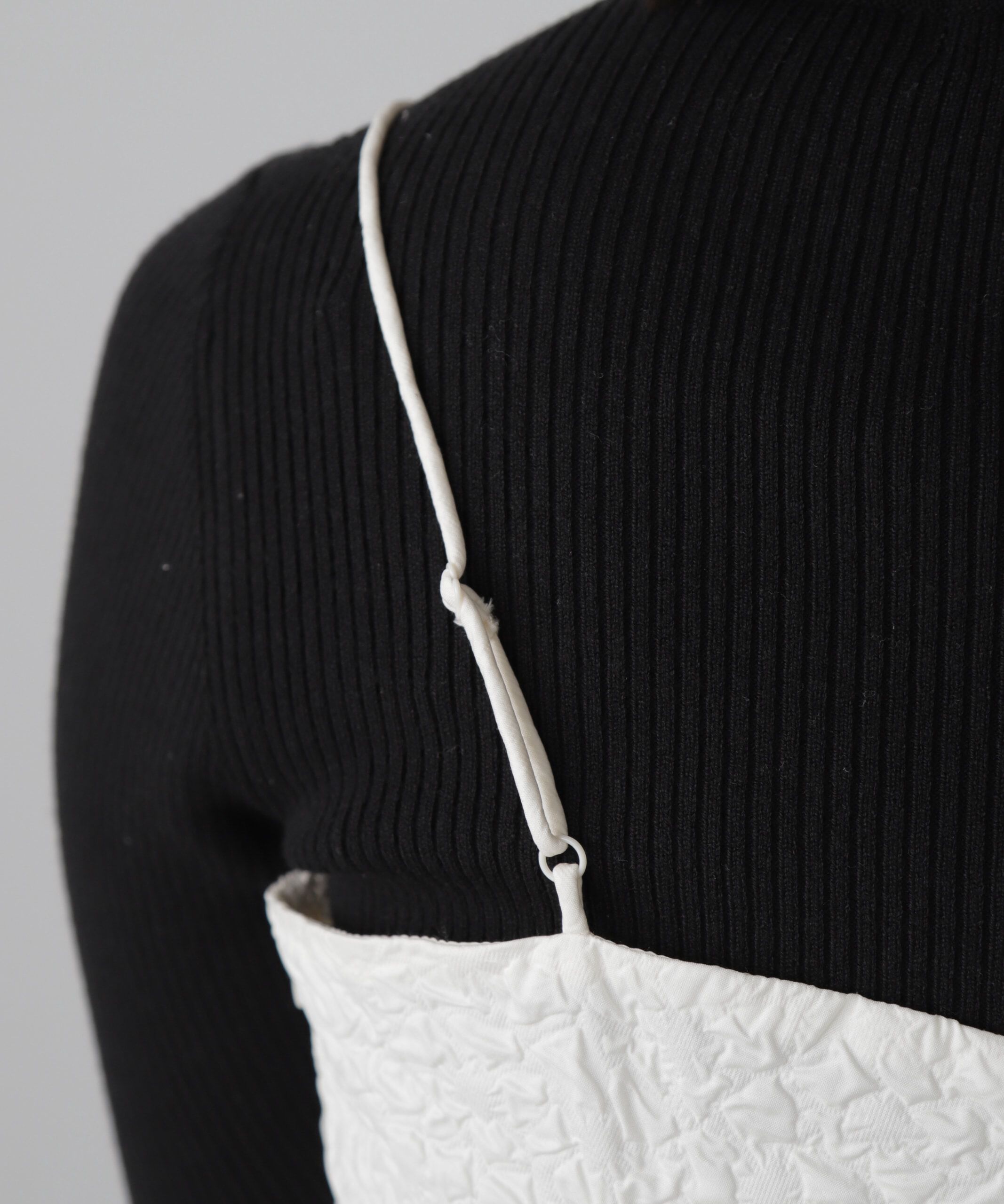  「エンボスシャーリングキャミソール」|シャツ・ブラウス|