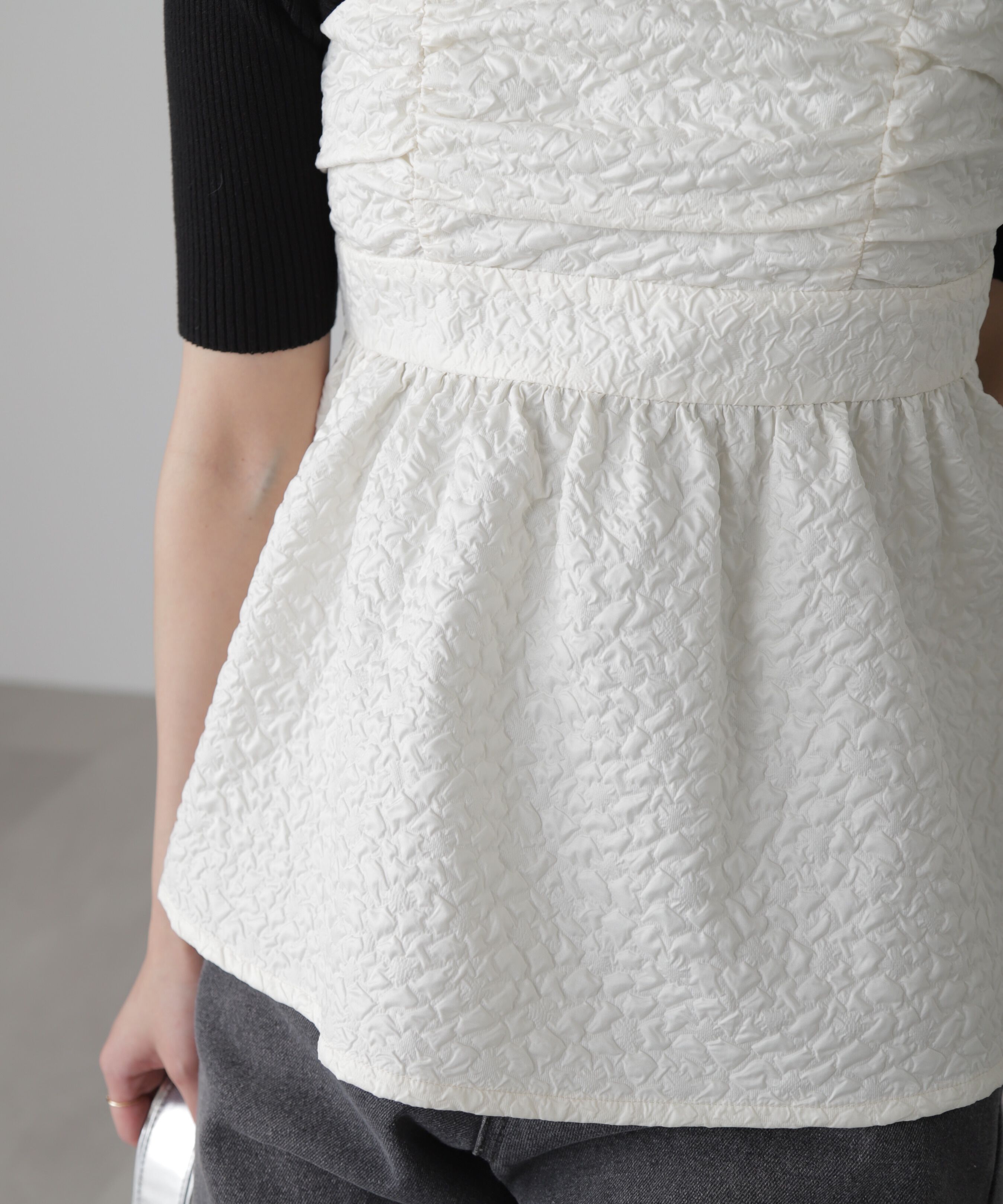  「エンボスシャーリングキャミソール」|シャツ・ブラウス|