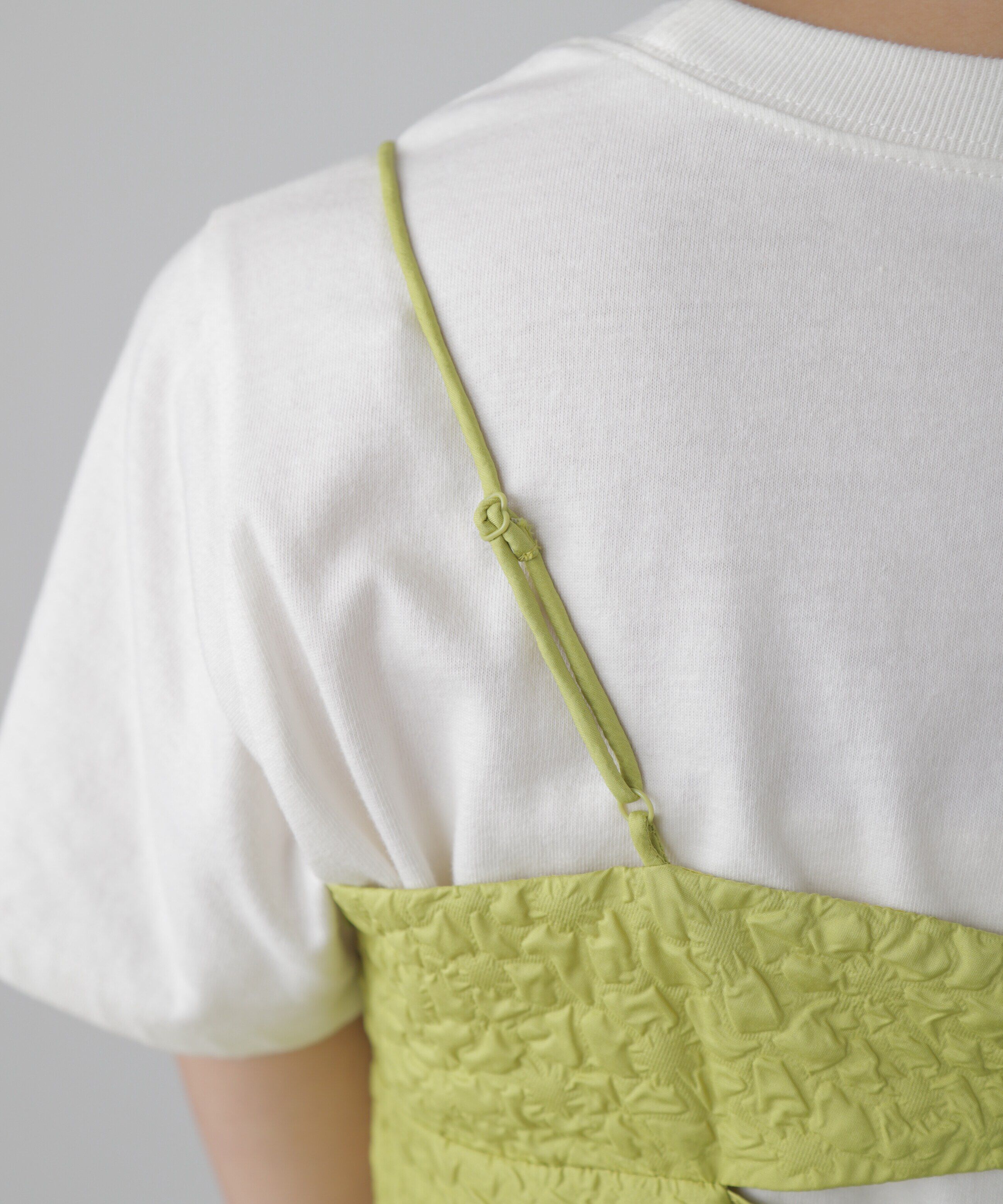  「エンボスシャーリングキャミソール」|シャツ・ブラウス|