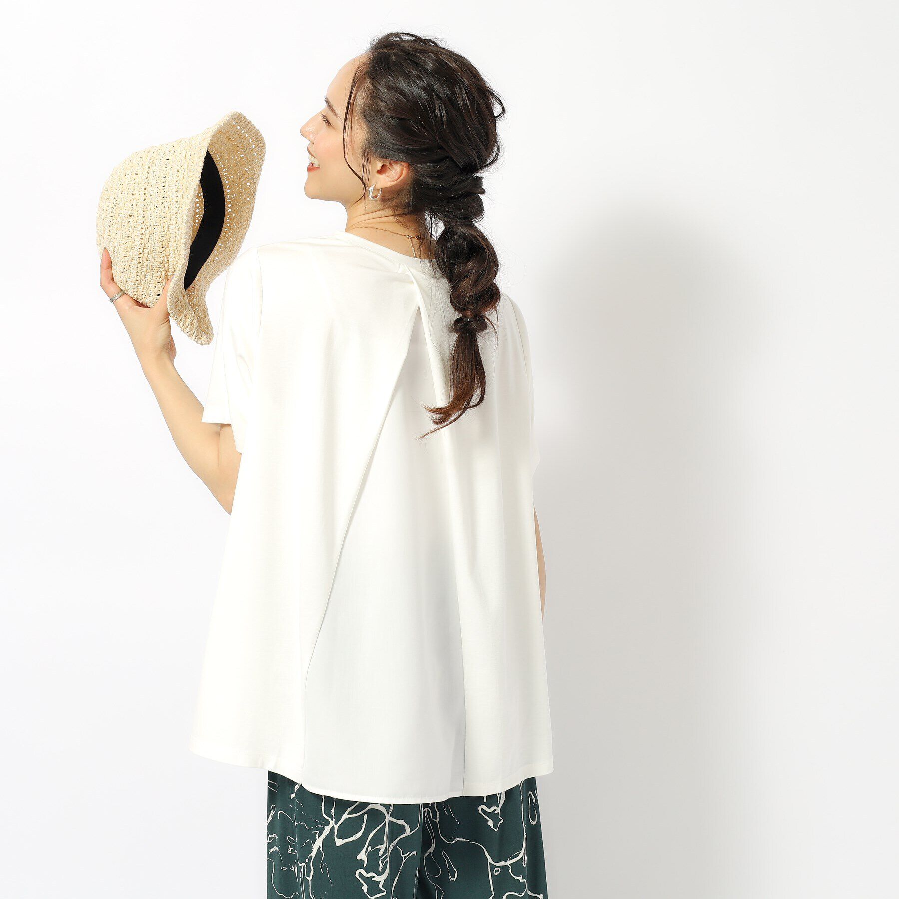 SHOO･LA･RUE「【UV】後ろ姿で魅せる とろみバックデザイントップス」|Tシャツ・カットソー|